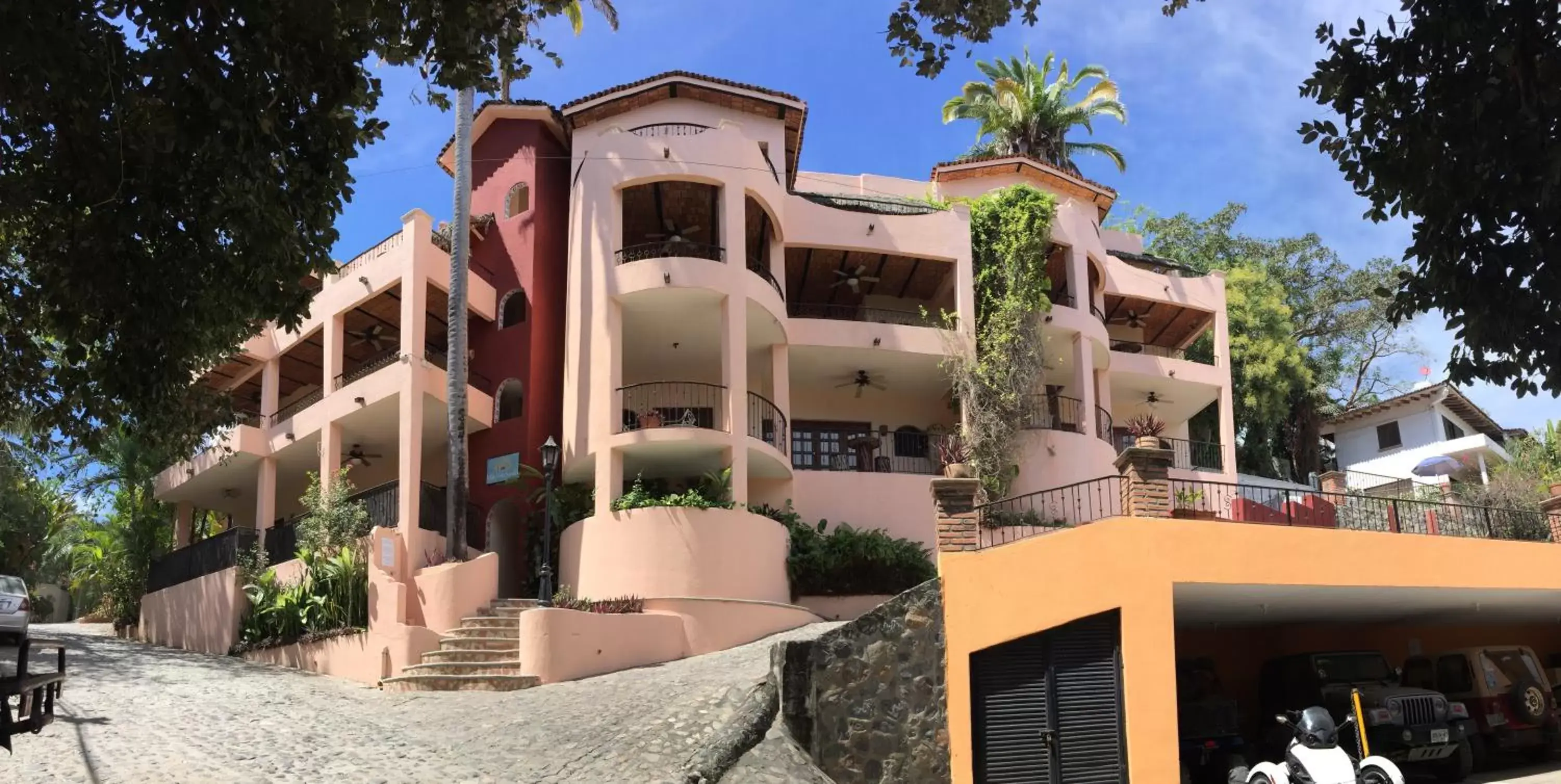 Facade/entrance, Property Building in Villas Vista Suites