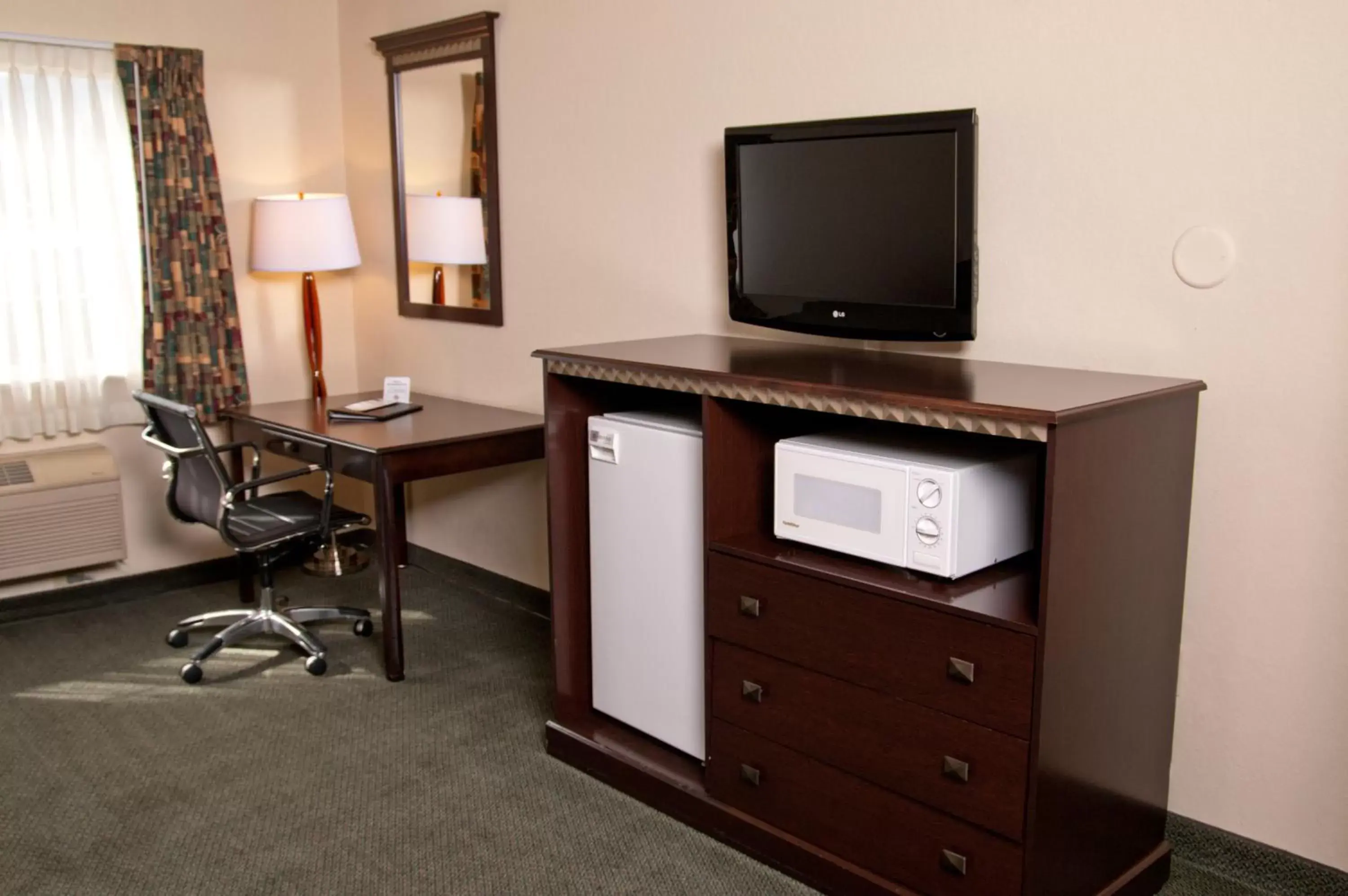 TV and multimedia, TV/Entertainment Center in Best Western Plus Wenatchee Downtown Hotel