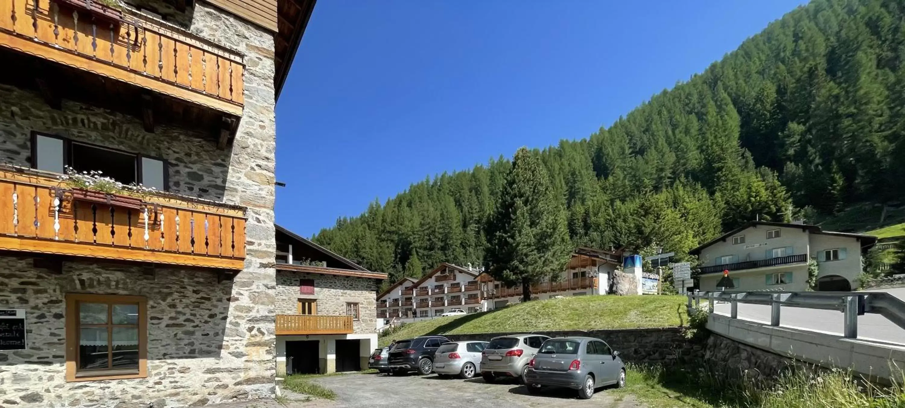 Property building in Pension Dangl - Glacier Rock