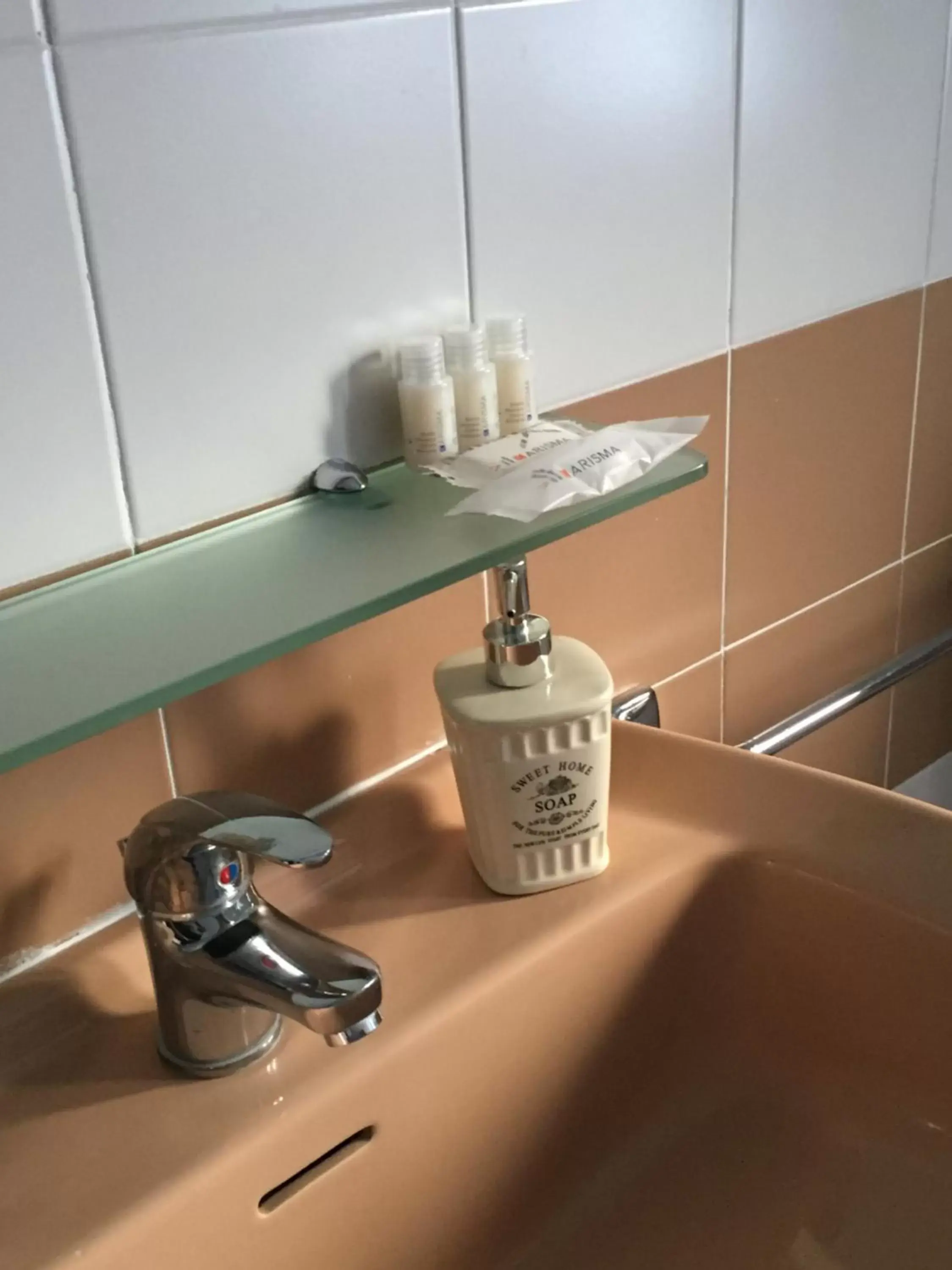 Bathroom in Hotel Alba