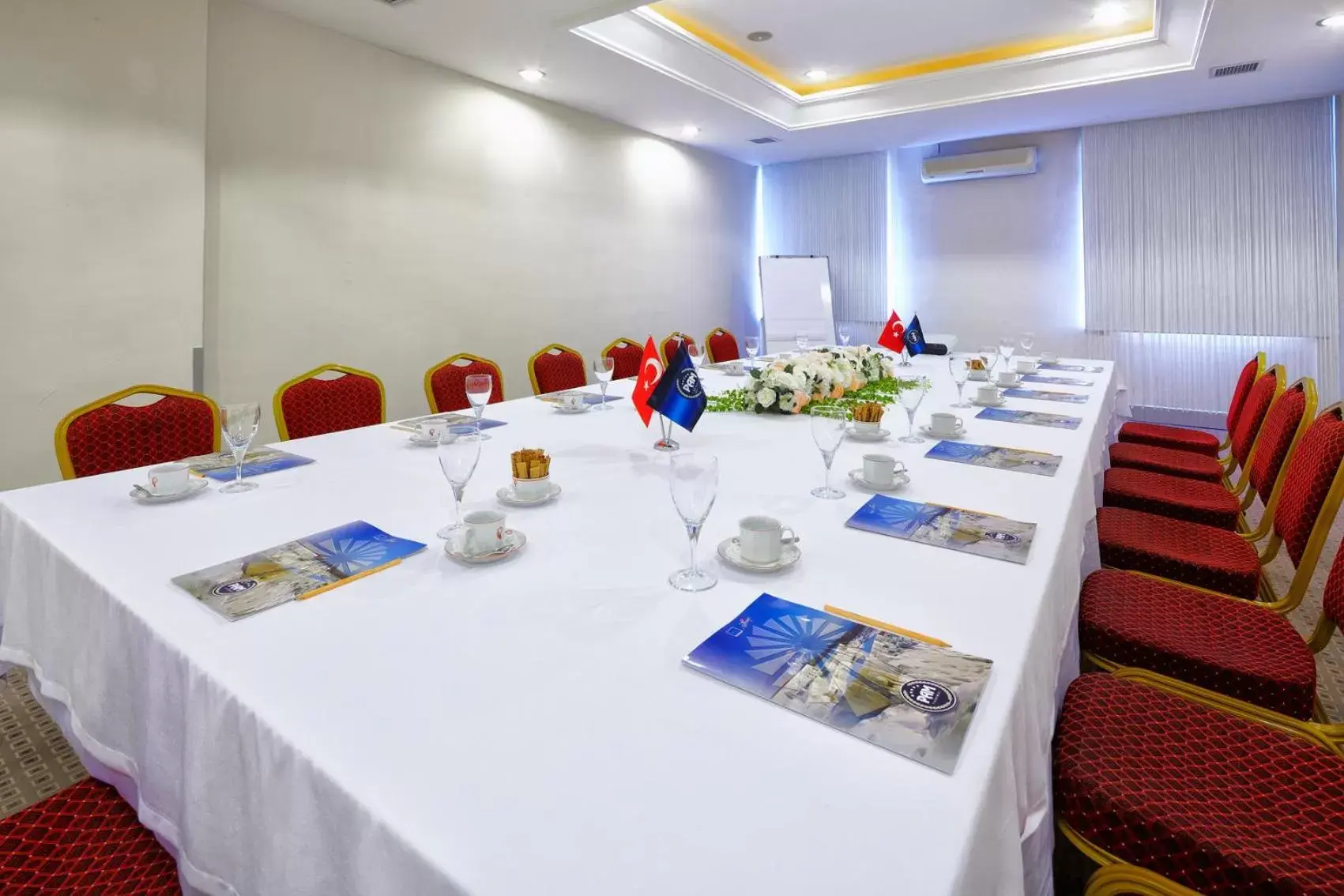 Banquet/Function facilities, Business Area/Conference Room in Pam Thermal Hotel Clinic & Spa