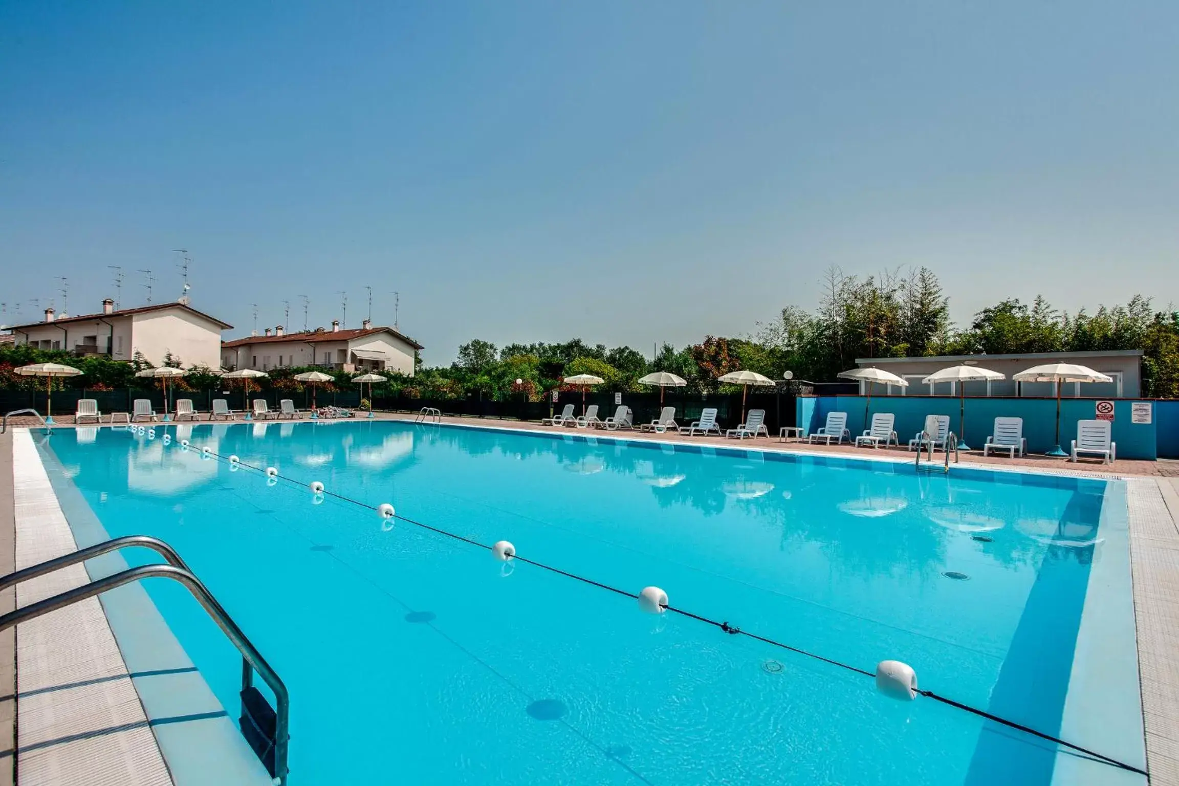 Swimming Pool in Aparthotel Costa Paradiso