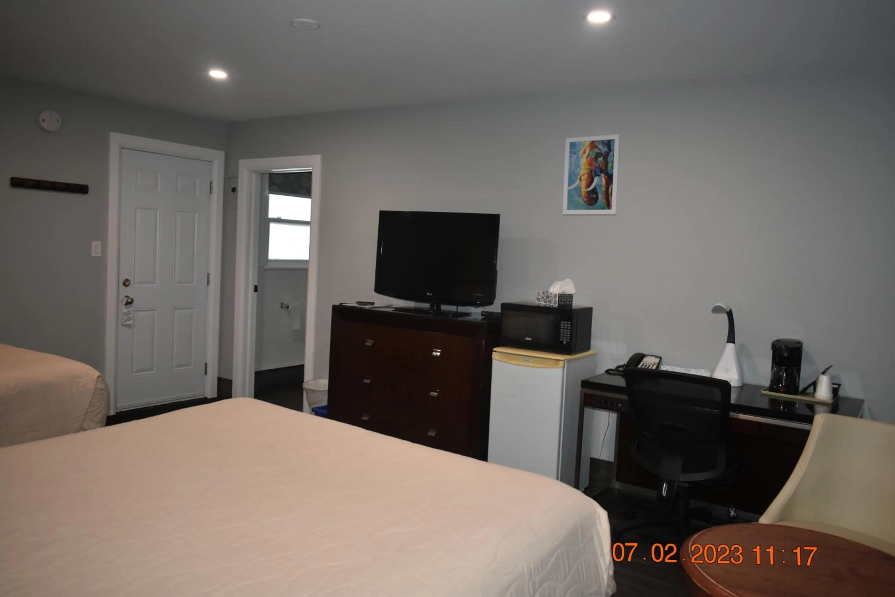 hair dresser in Time Travellers Motel