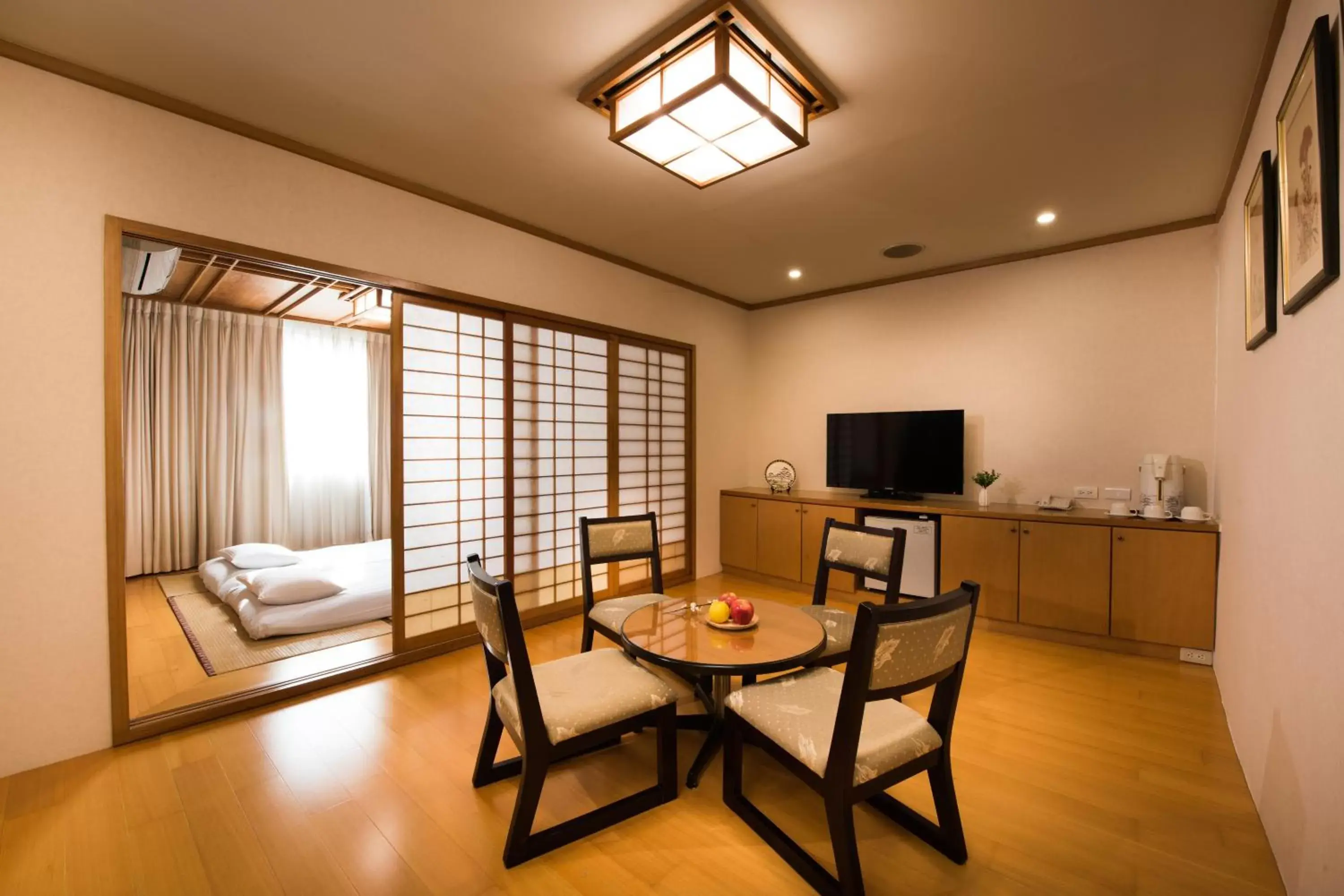 Photo of the whole room, Seating Area in Hotel Tainan