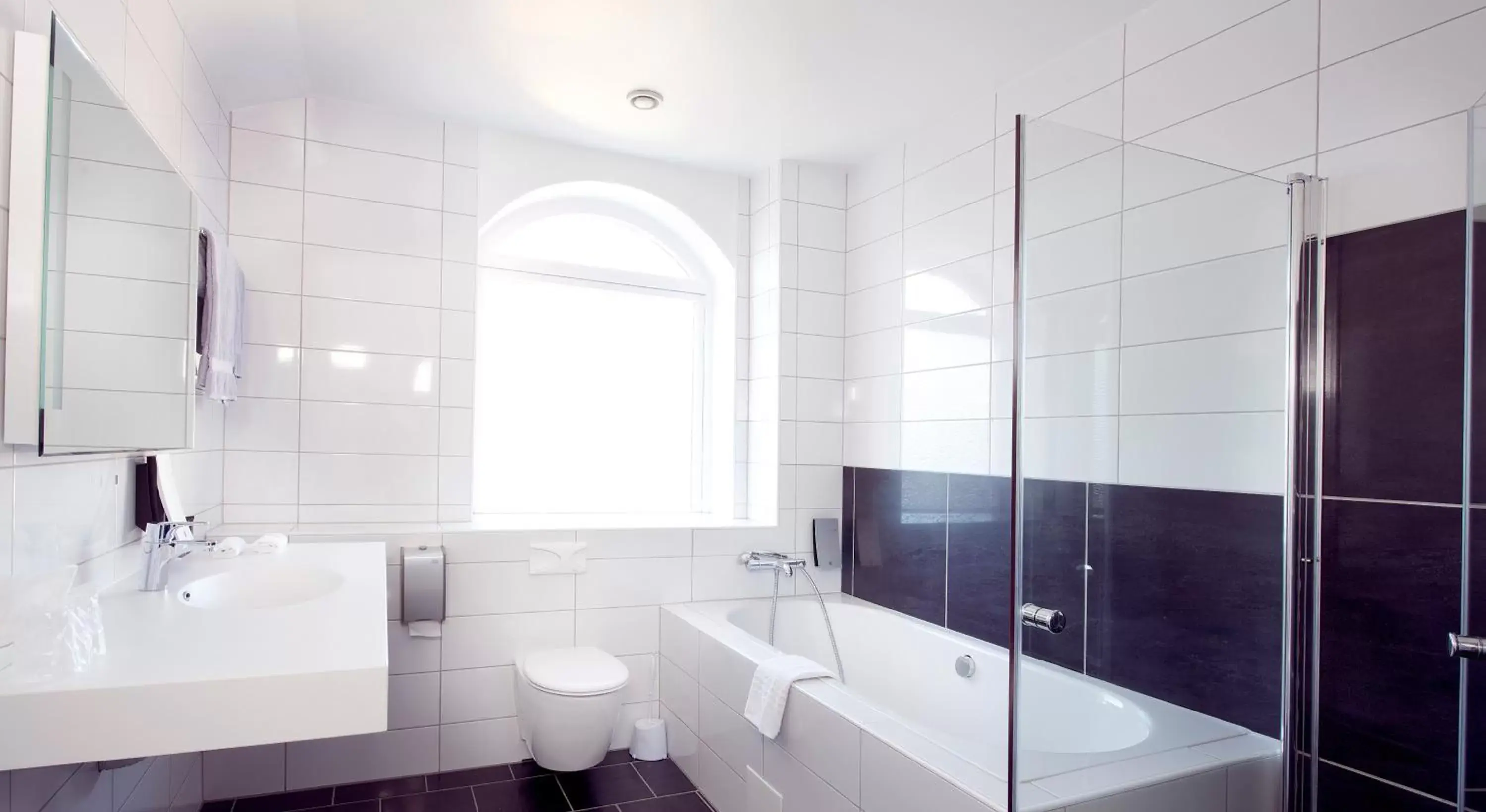 Bathroom in Home Hotel Atlantic Bathroom in Home Hotel Atlantic