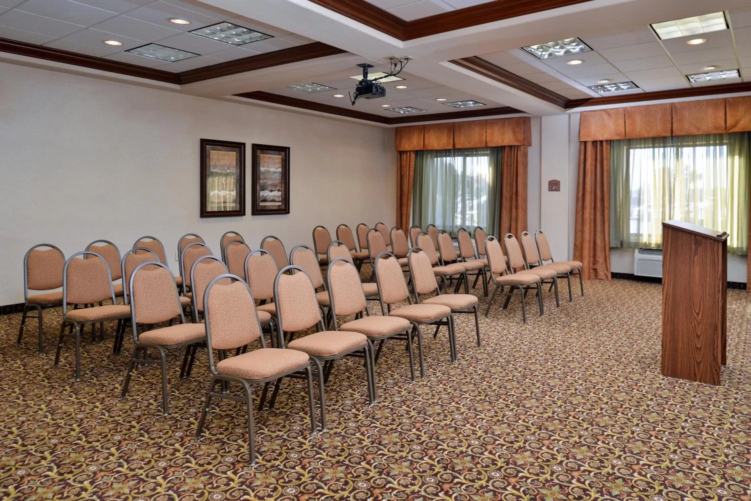 Meeting/conference room in Holiday Inn Express Hotel & Suites Las Cruces, an IHG Hotel