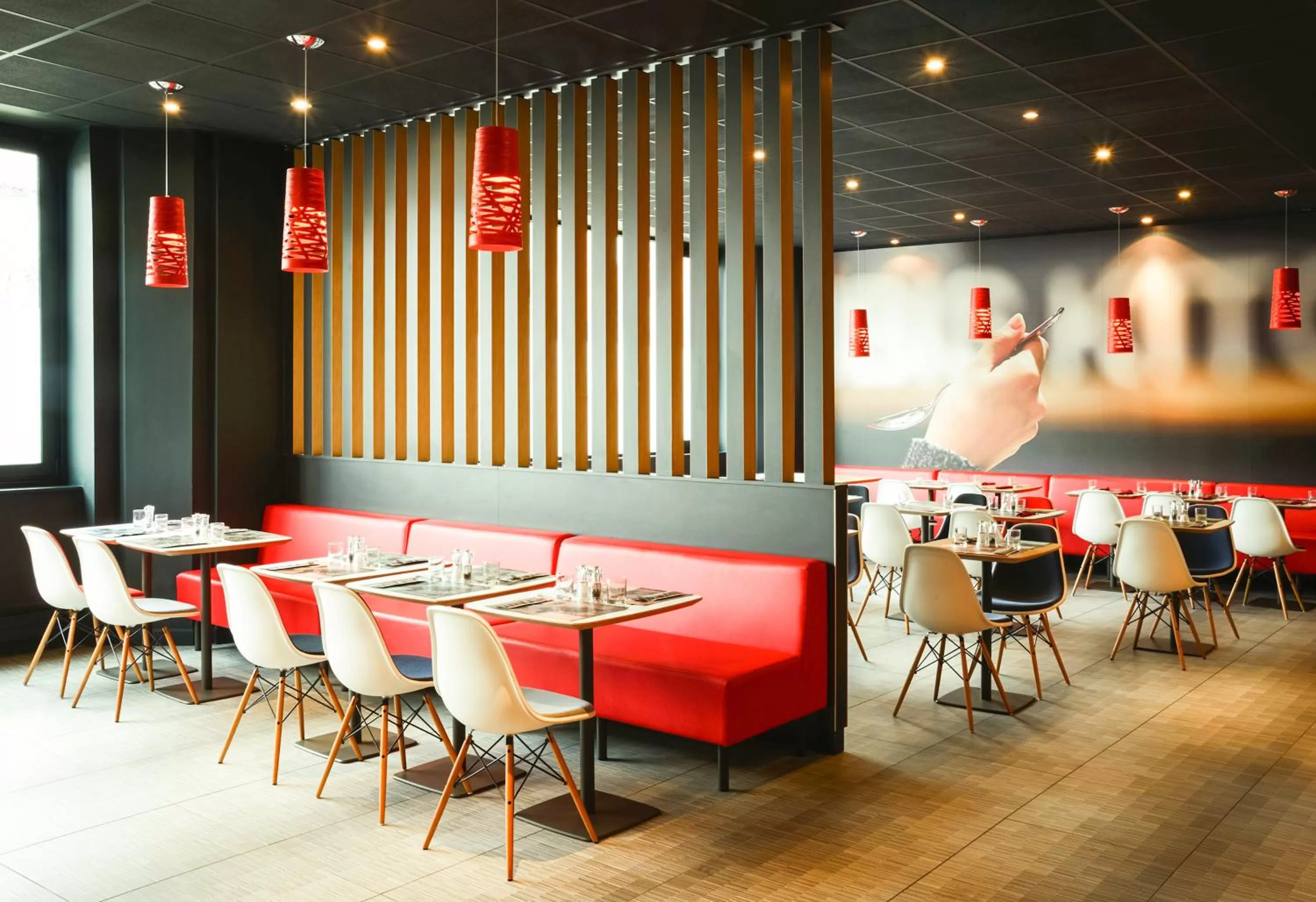 Restaurant/places to eat in ibis Portsmouth