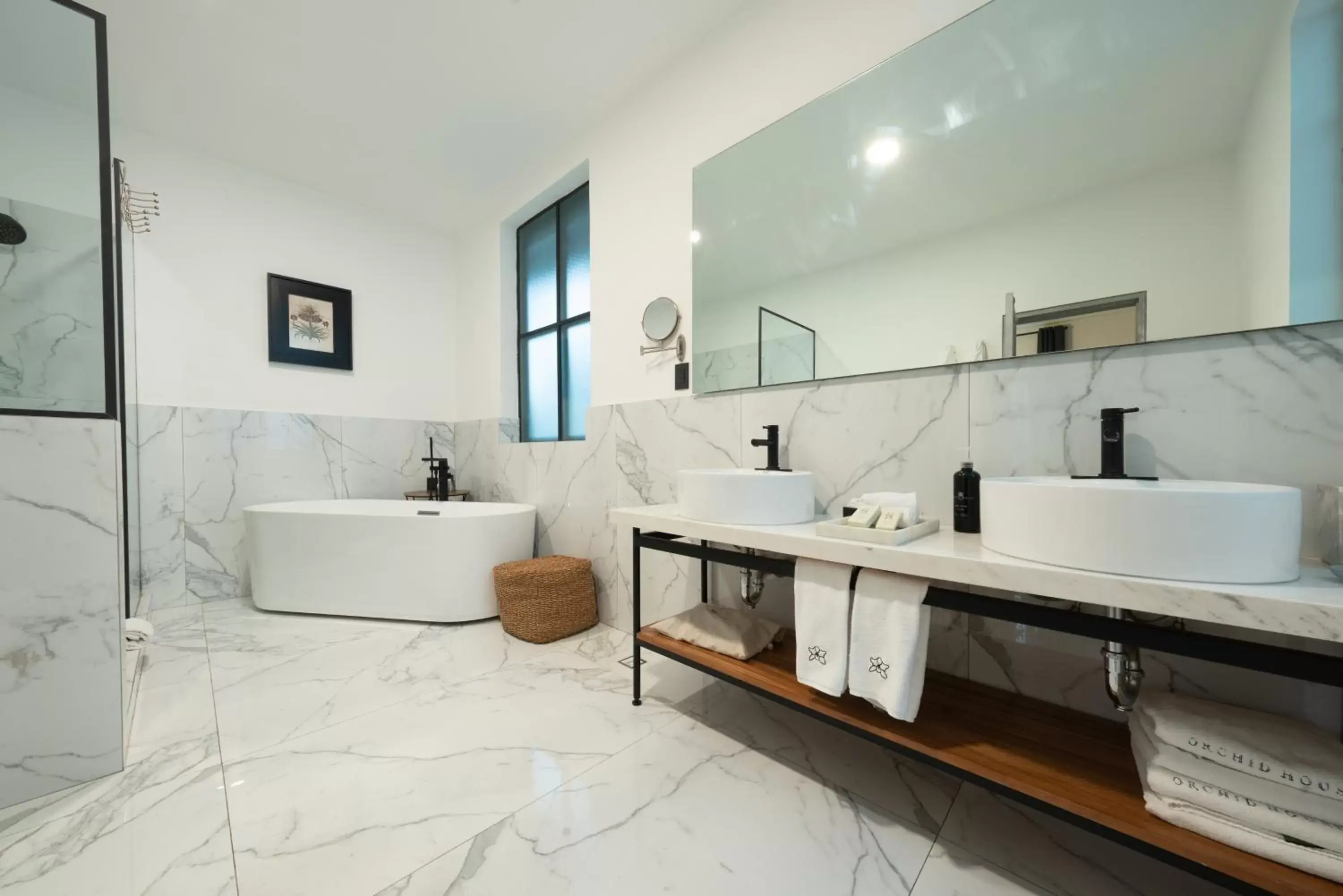 Bath, Bathroom in Orchid House Polanco