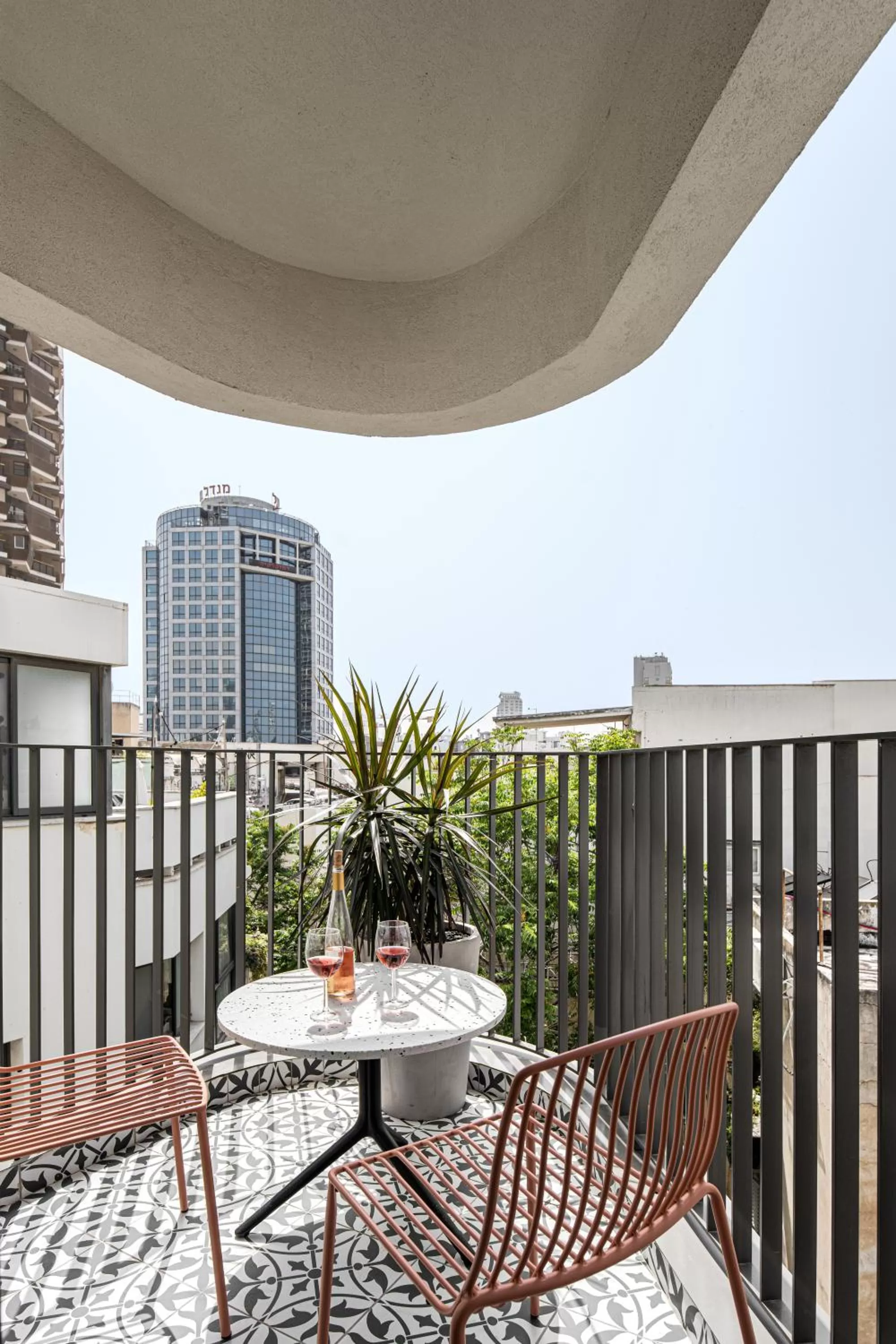 Day in Mate GEORGE - By HOMY