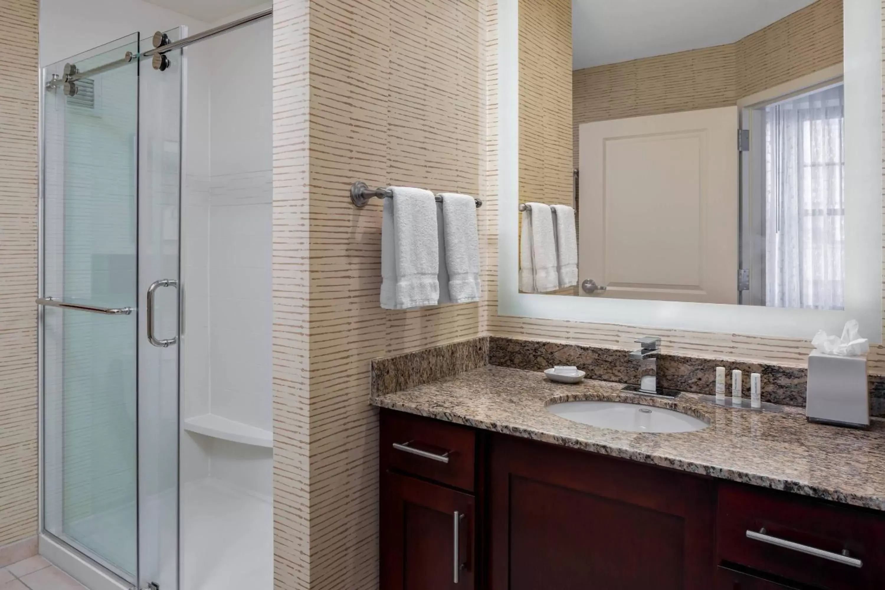 Bathroom in Residence Inn by Marriott Cincinnati Downtown/The Phelps