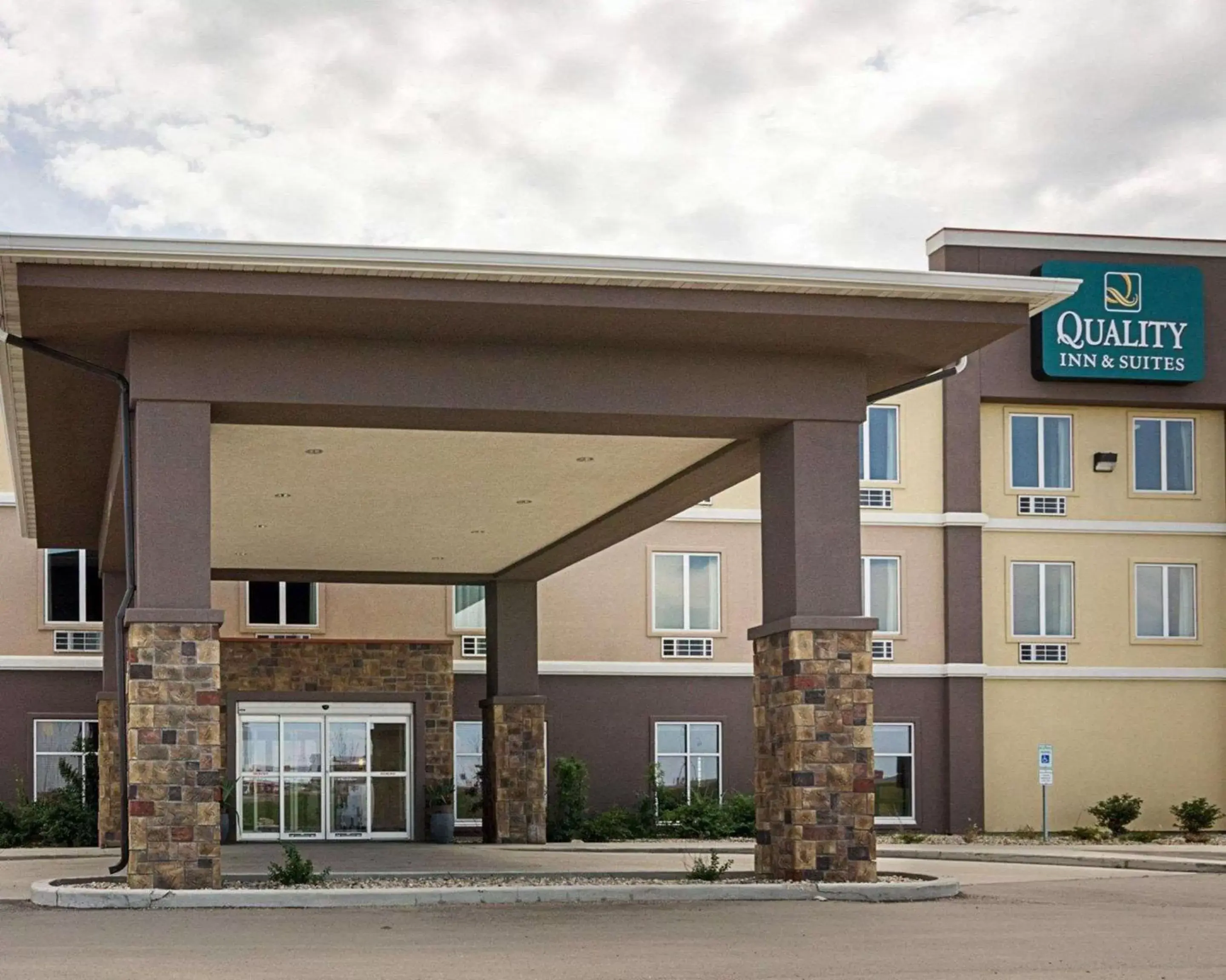 Property Building in Quality Inn & Suites