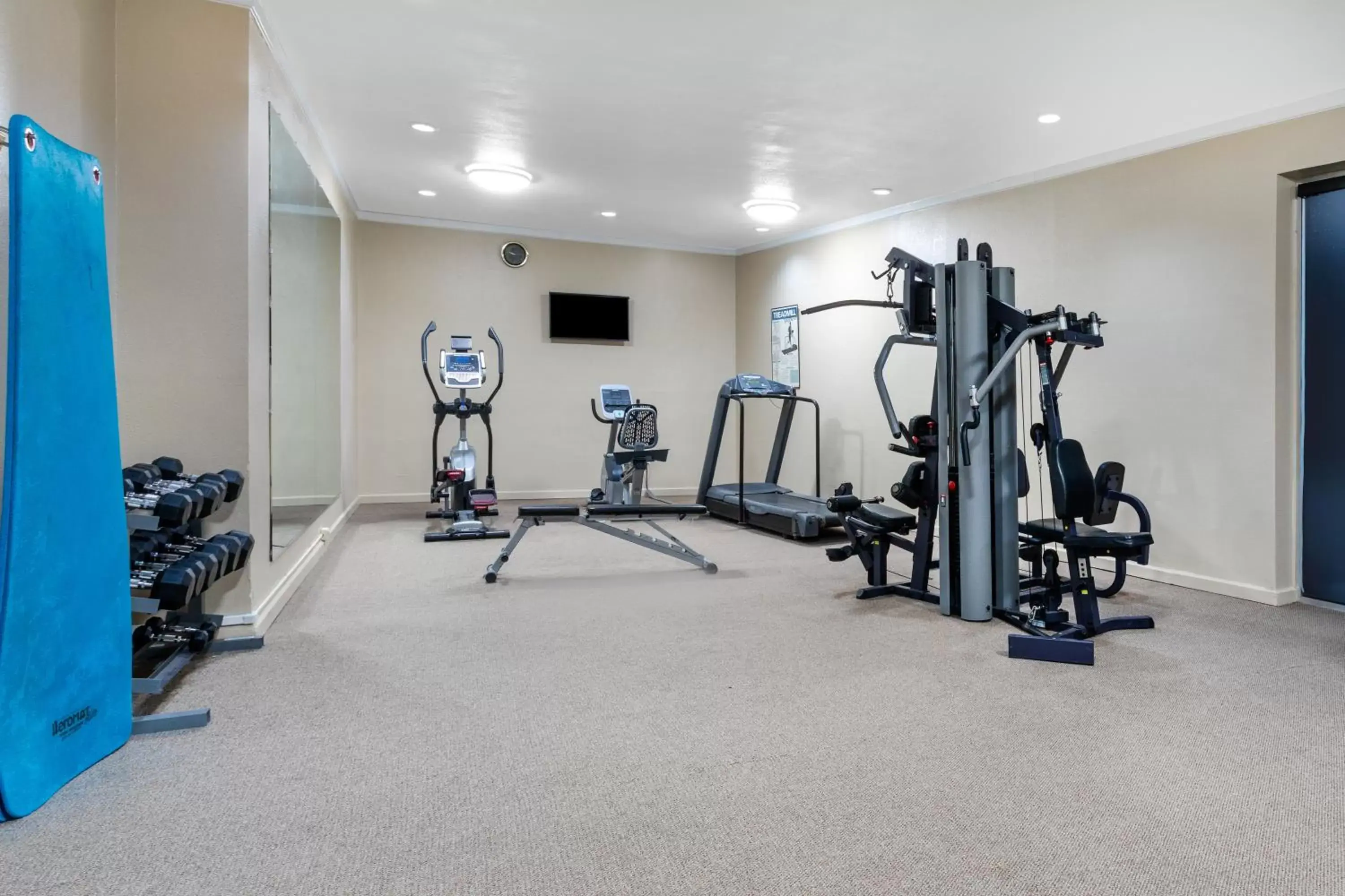 Fitness centre/facilities, Fitness Center/Facilities in Days Inn & Suites by Wyndham Clovis