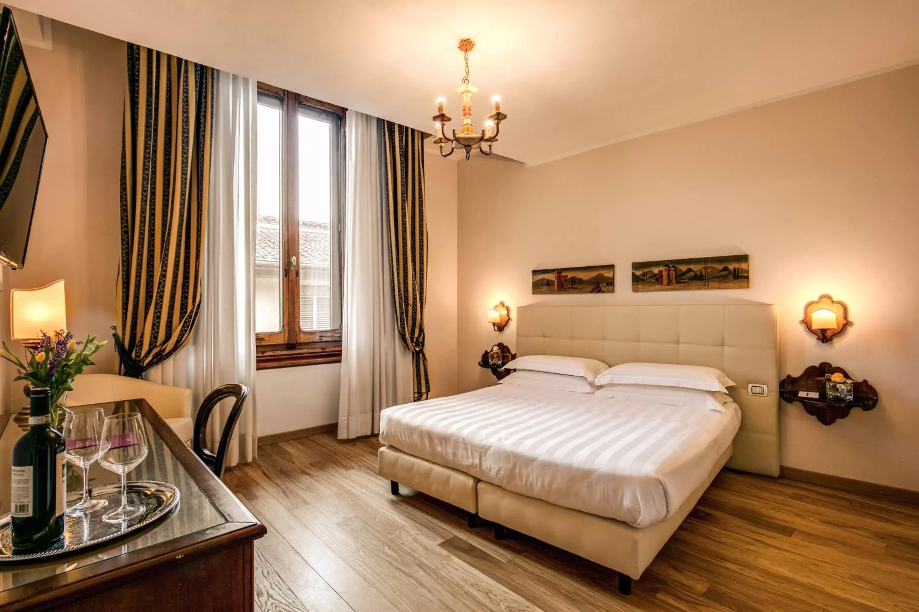 Bed in Hotel Croce Di Malta