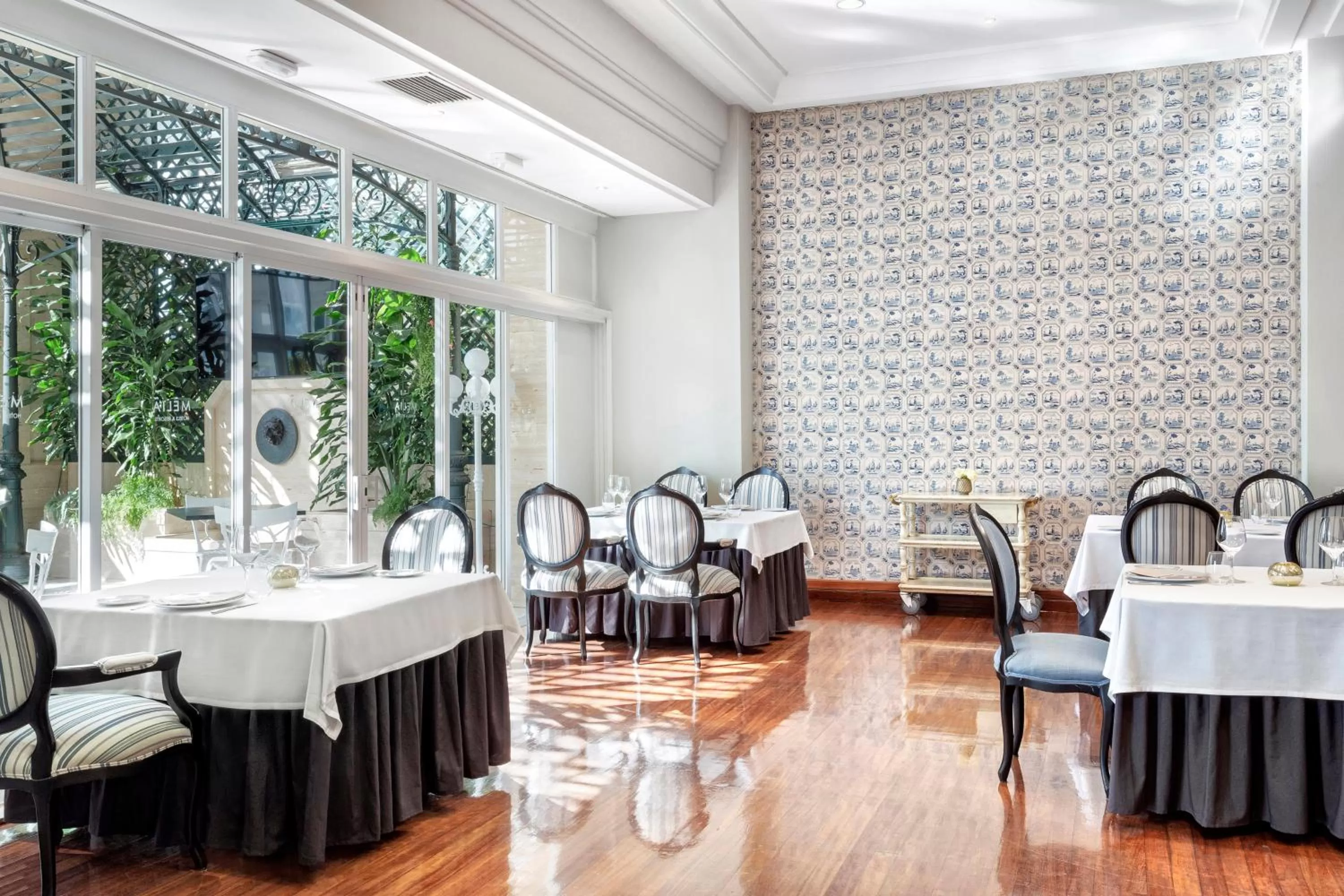 Restaurant/places to eat in Melia Maria Pita