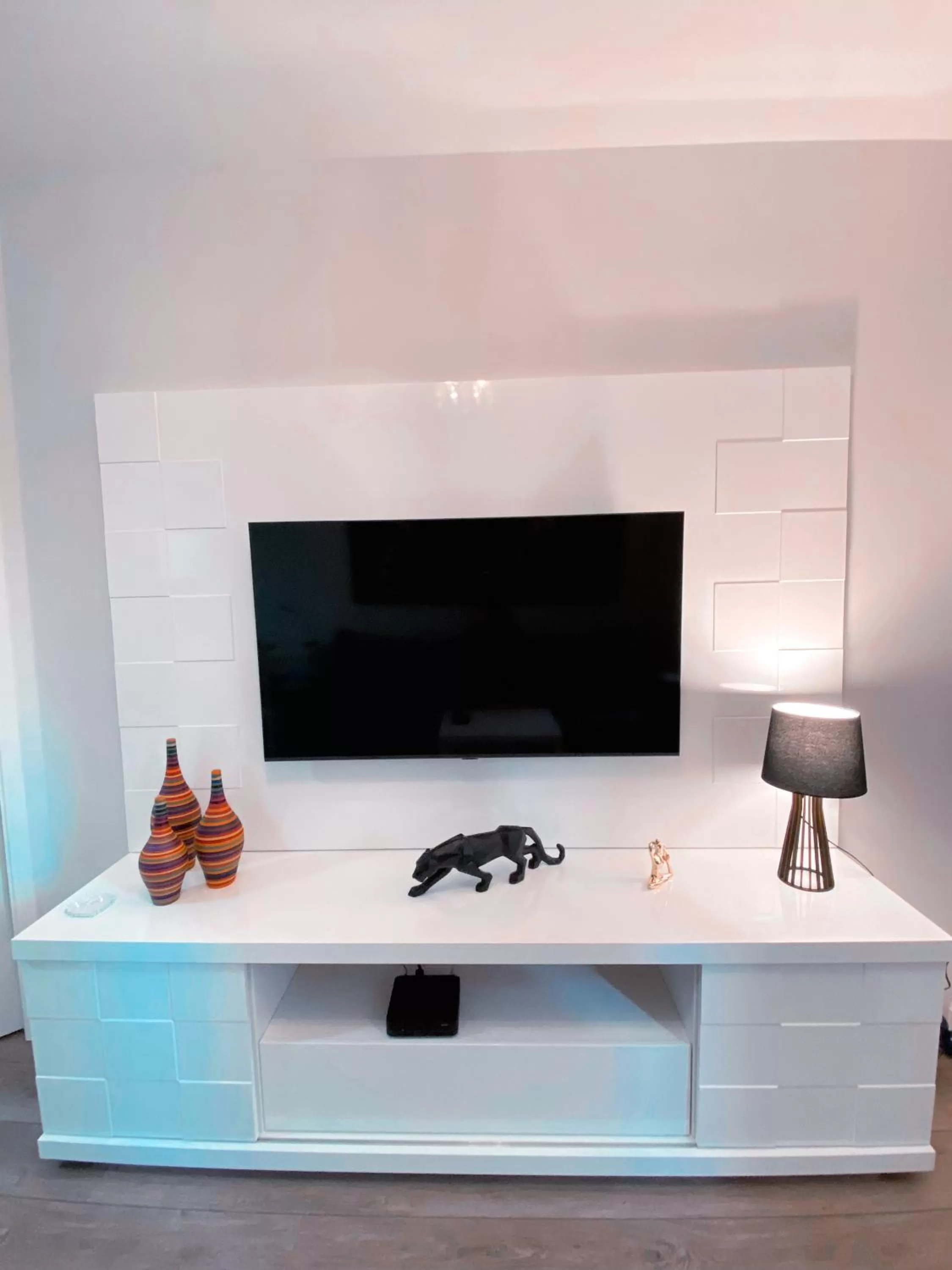 Communal lounge/ TV room in São Paulo Moema Times Square - Suite LUXO