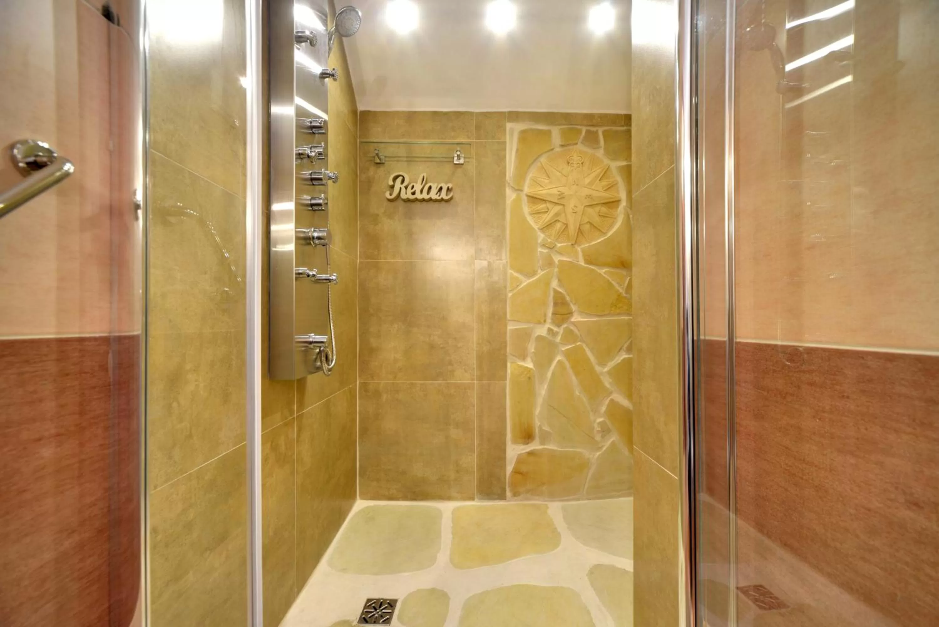 Shower, Bathroom in Safir przy samym WYCIĄGU
