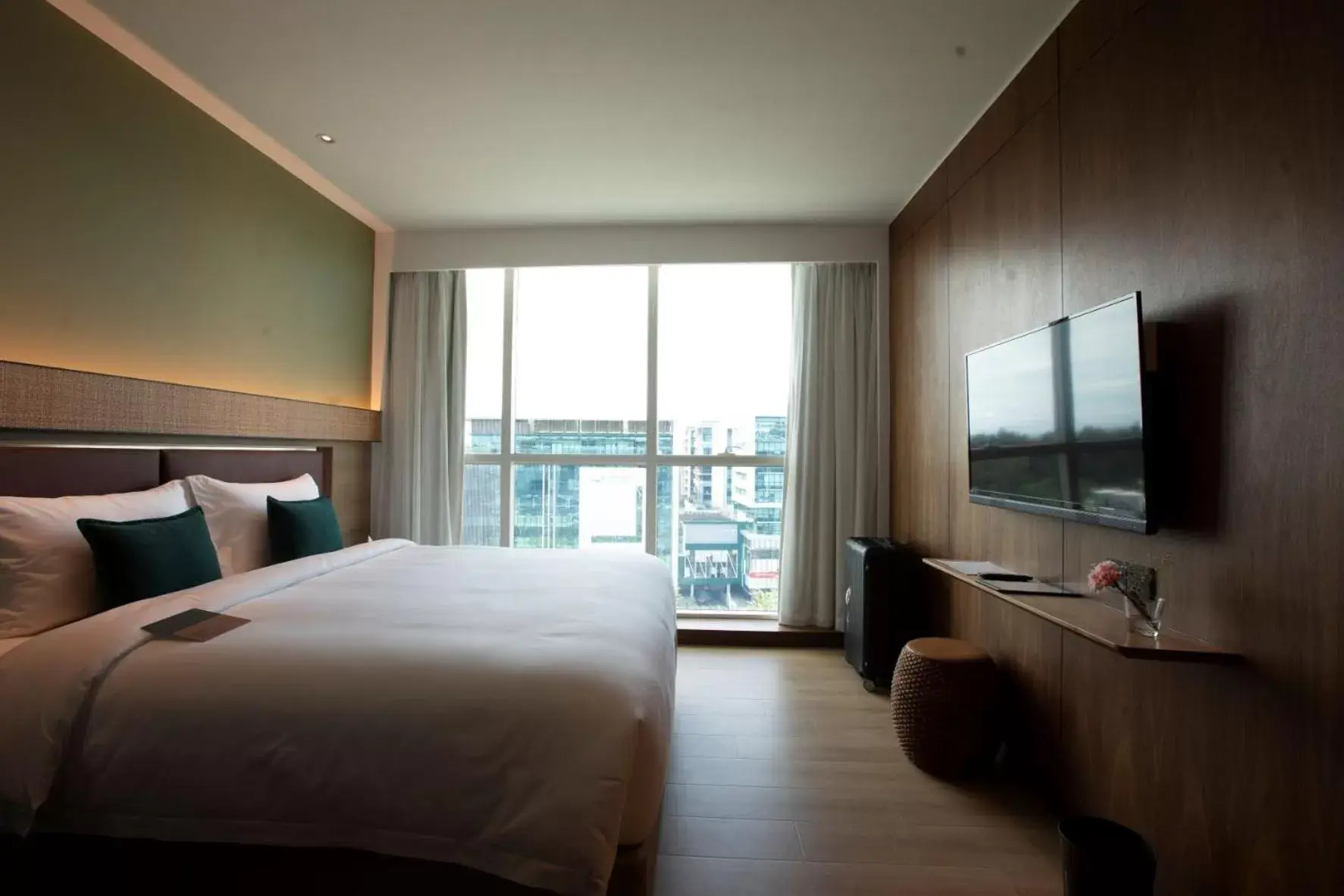 Bed in The LUMA Hotel, a Member of Design Hotels