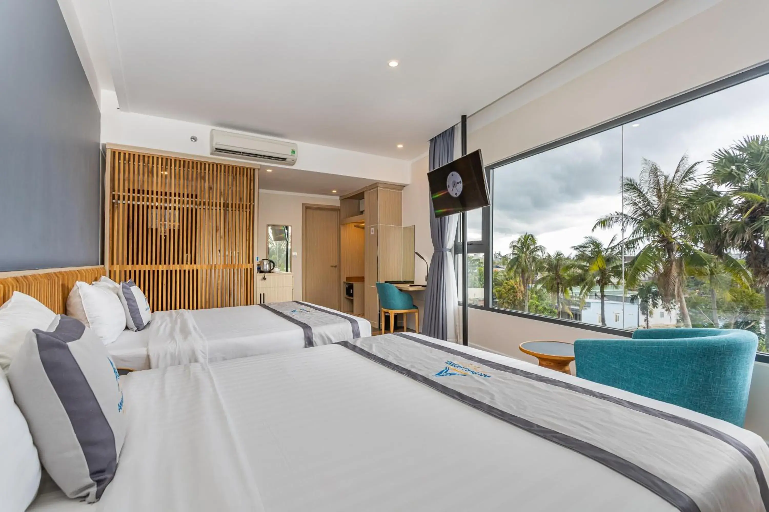 Bedroom, Swimming Pool in An Phu Hotel