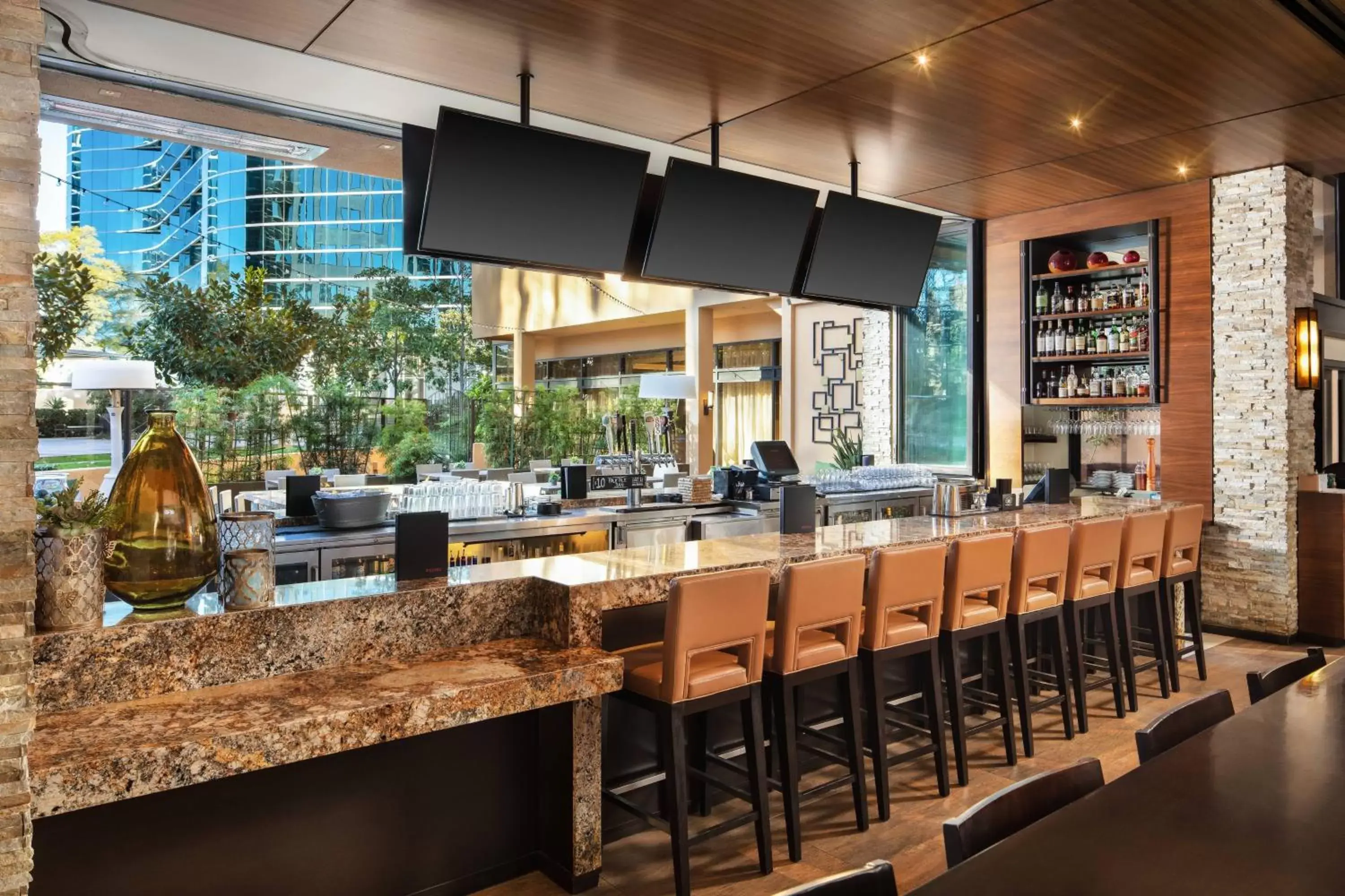 Restaurant/places to eat in San Diego Marriott La Jolla