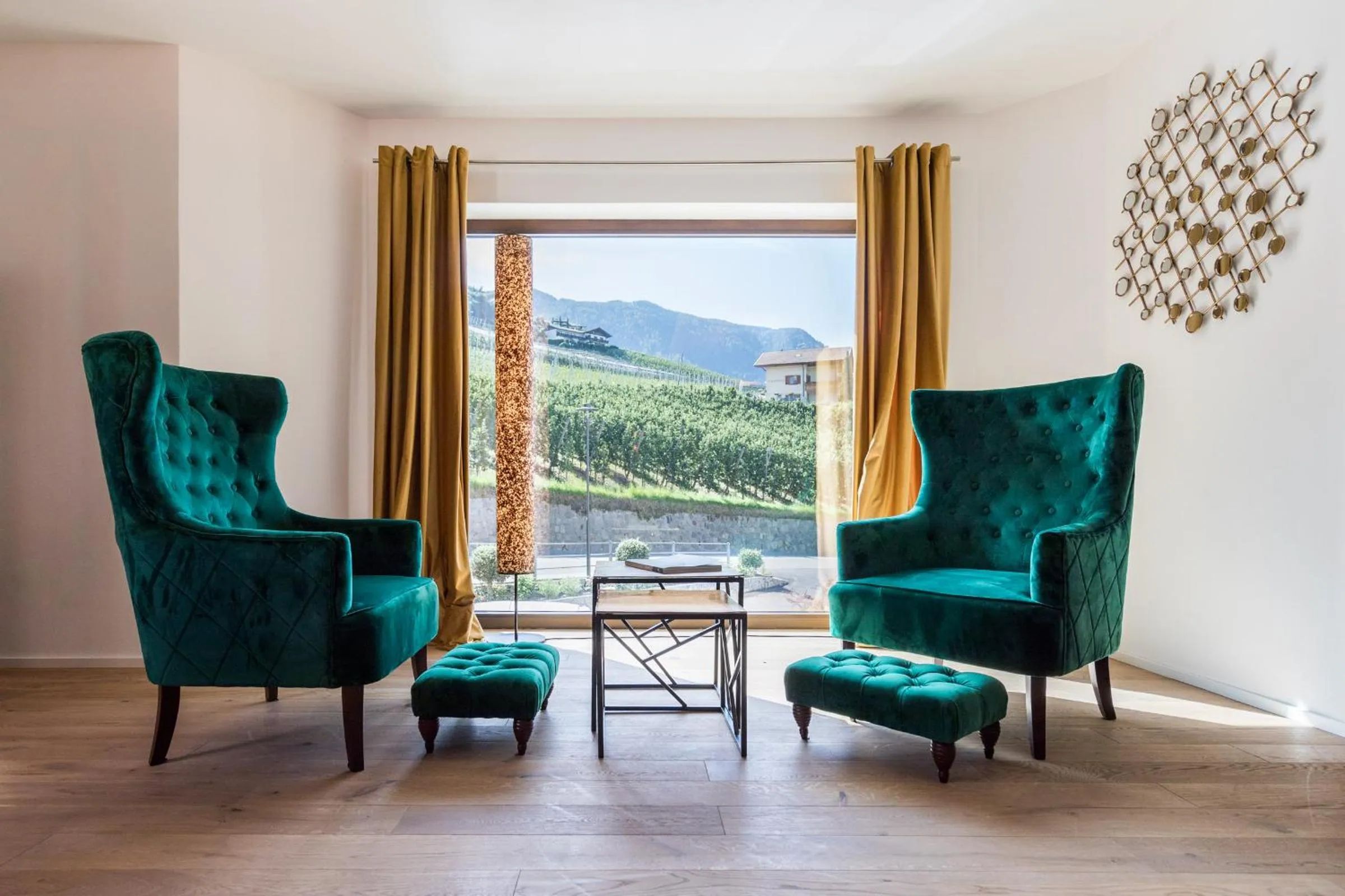 Communal lounge/ TV room in Hotel Der Weinmesser