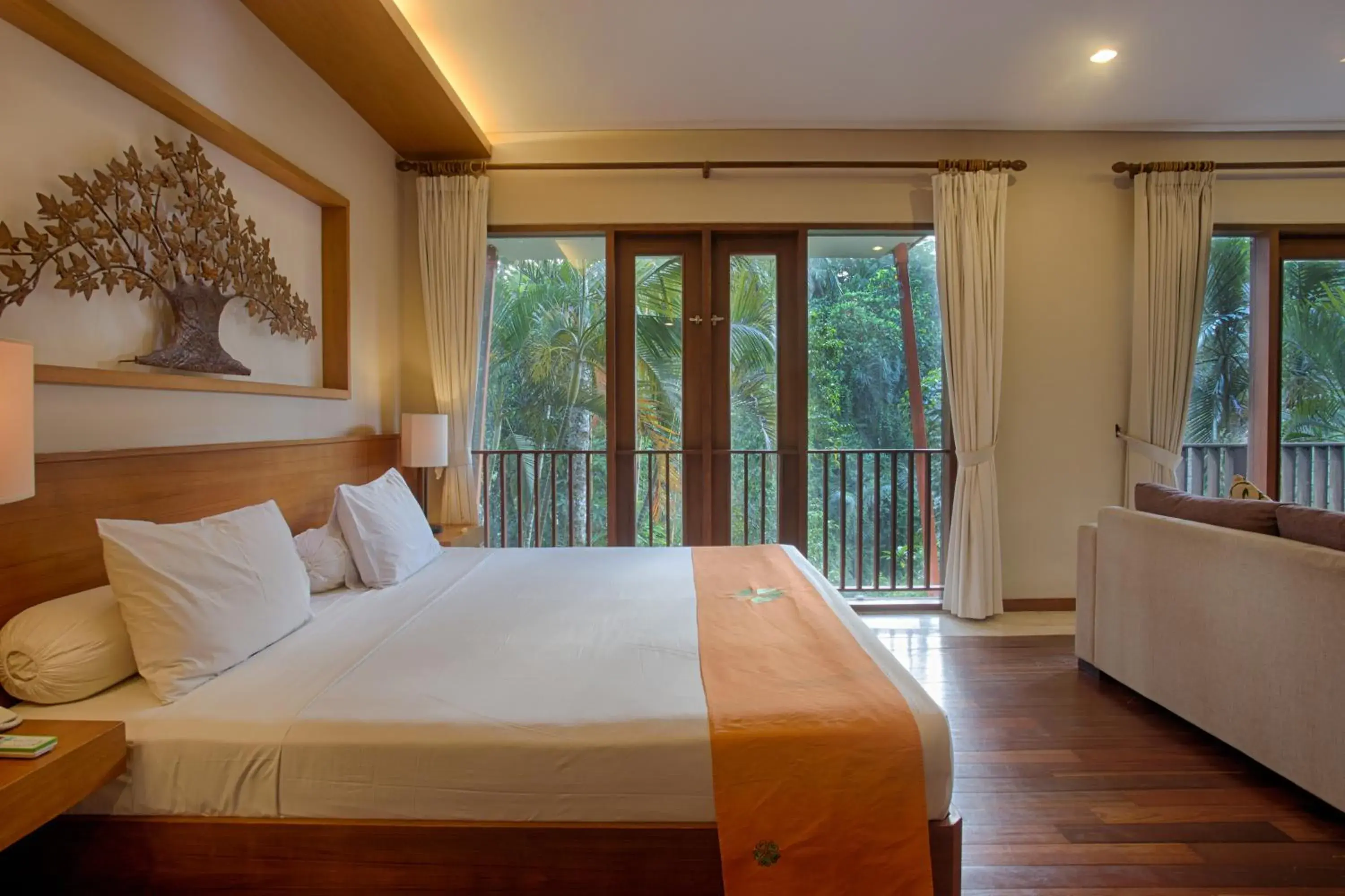 Bed in Anahata Villas and Spa Resort