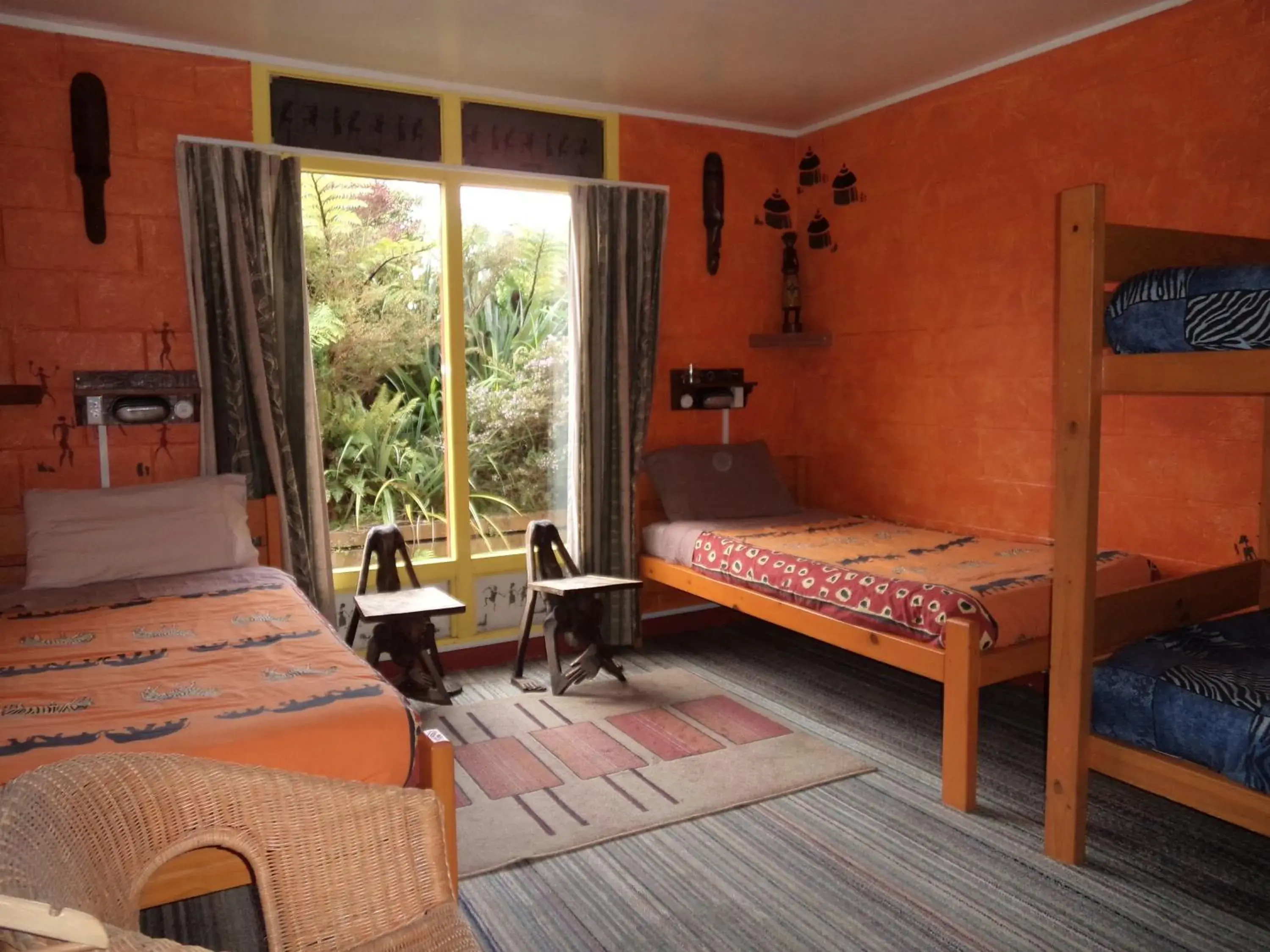 Bedroom, Bed in Global Village Travellers Lodge