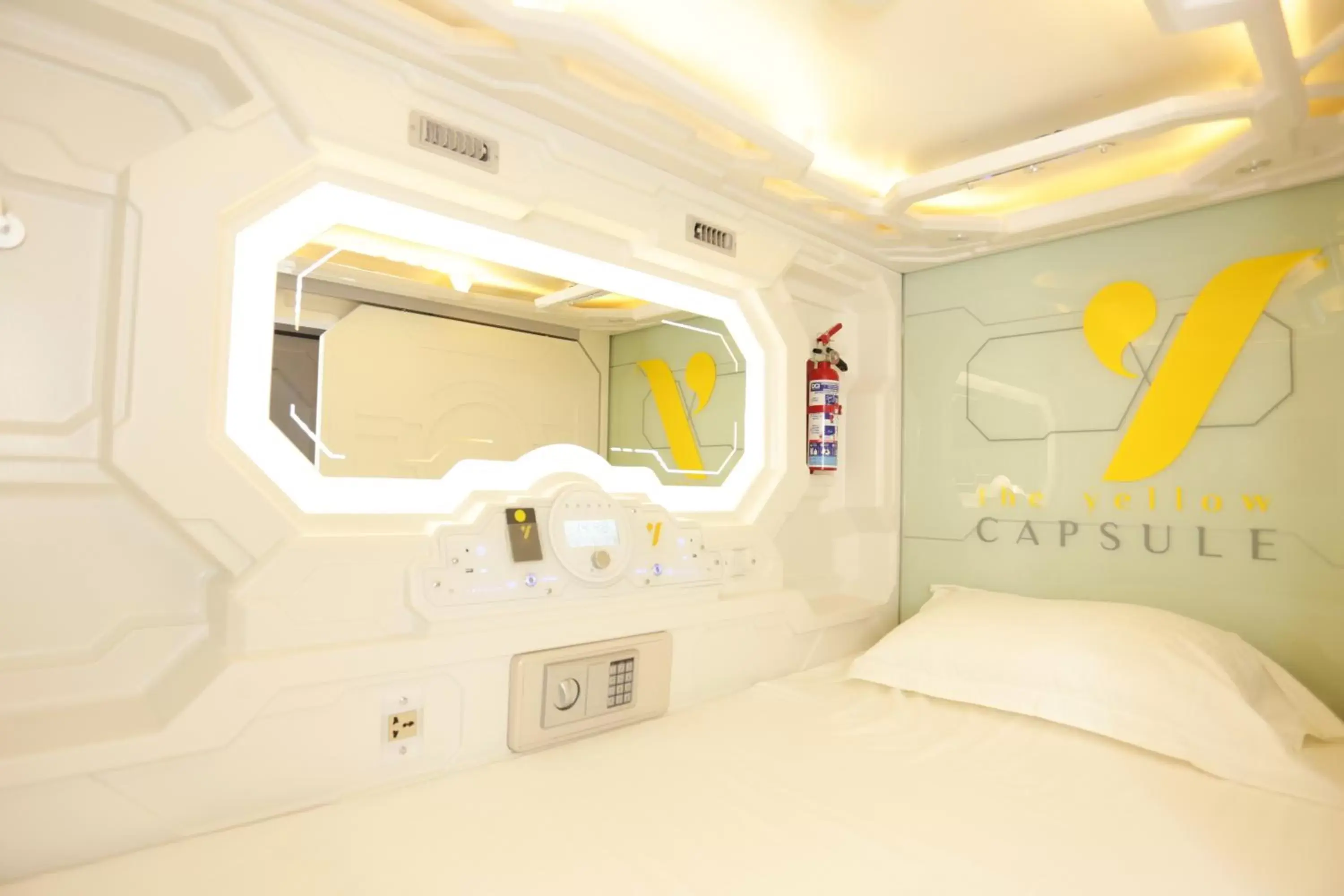 Photo of the whole room in The Yellow Capsule Experience