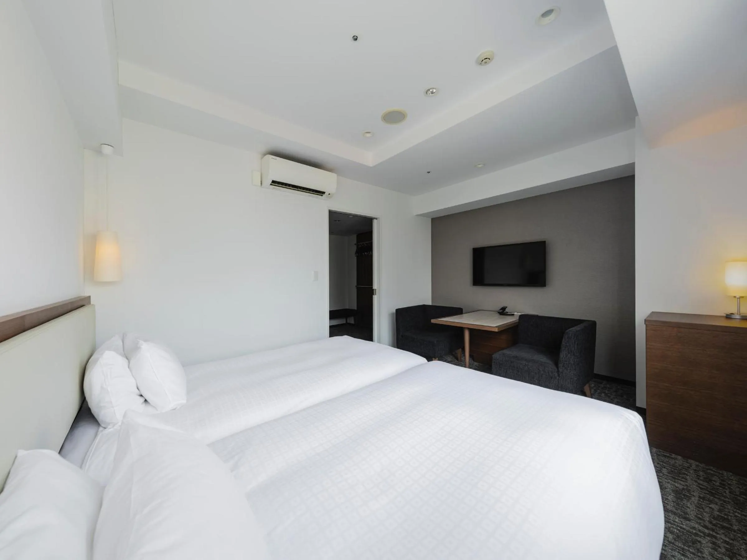 Photo of the whole room, Bed in Tokyu Stay Shinjuku