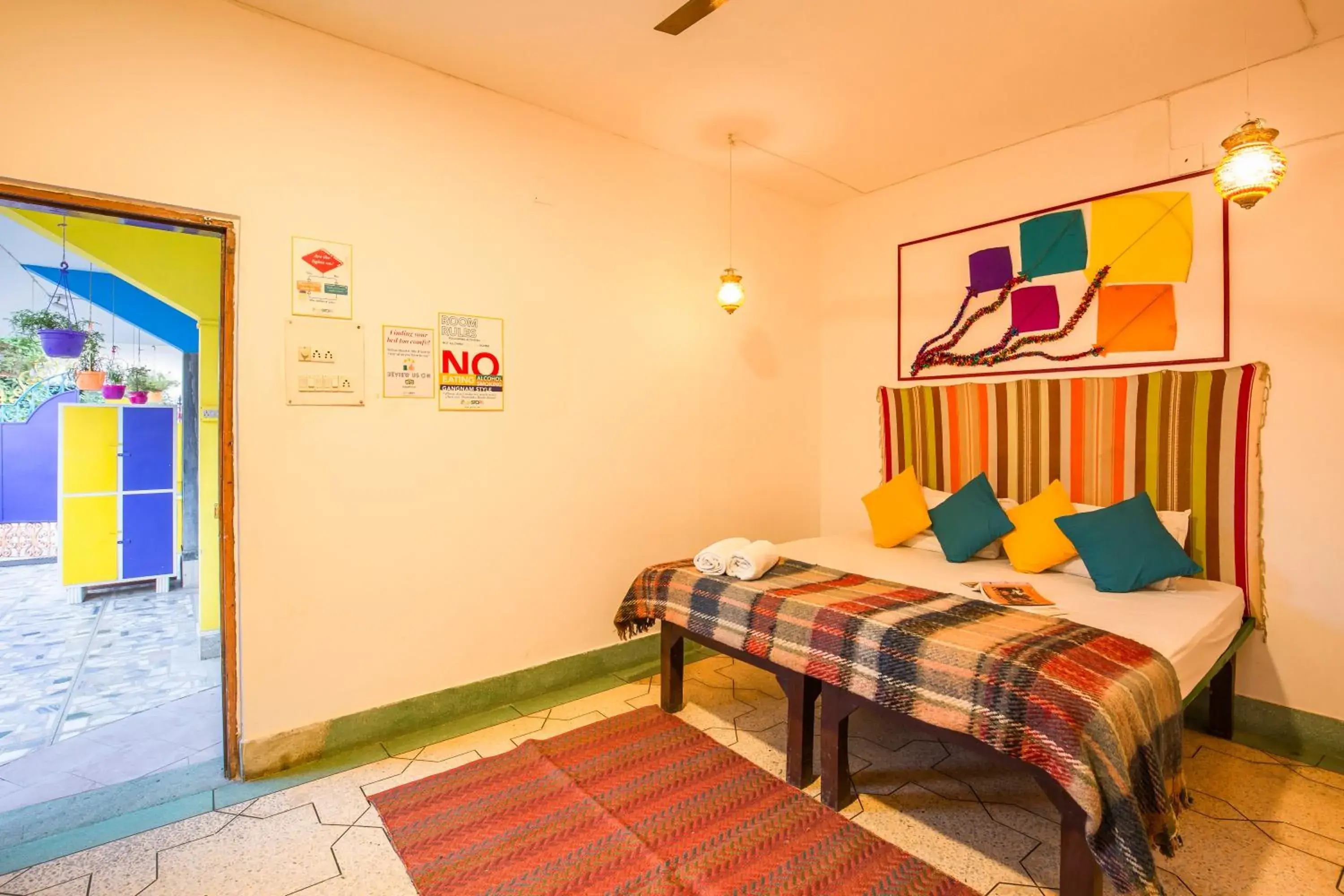 Bed in goSTOPS Varanasi - Rooms & Dorms