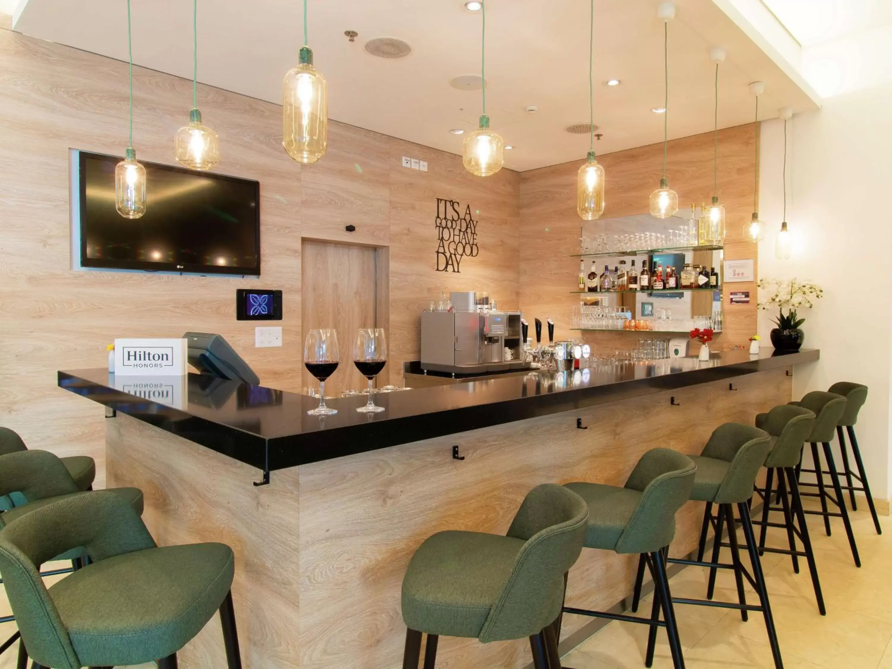 Lounge or bar, Lounge/Bar in Hilton Garden Inn Davos