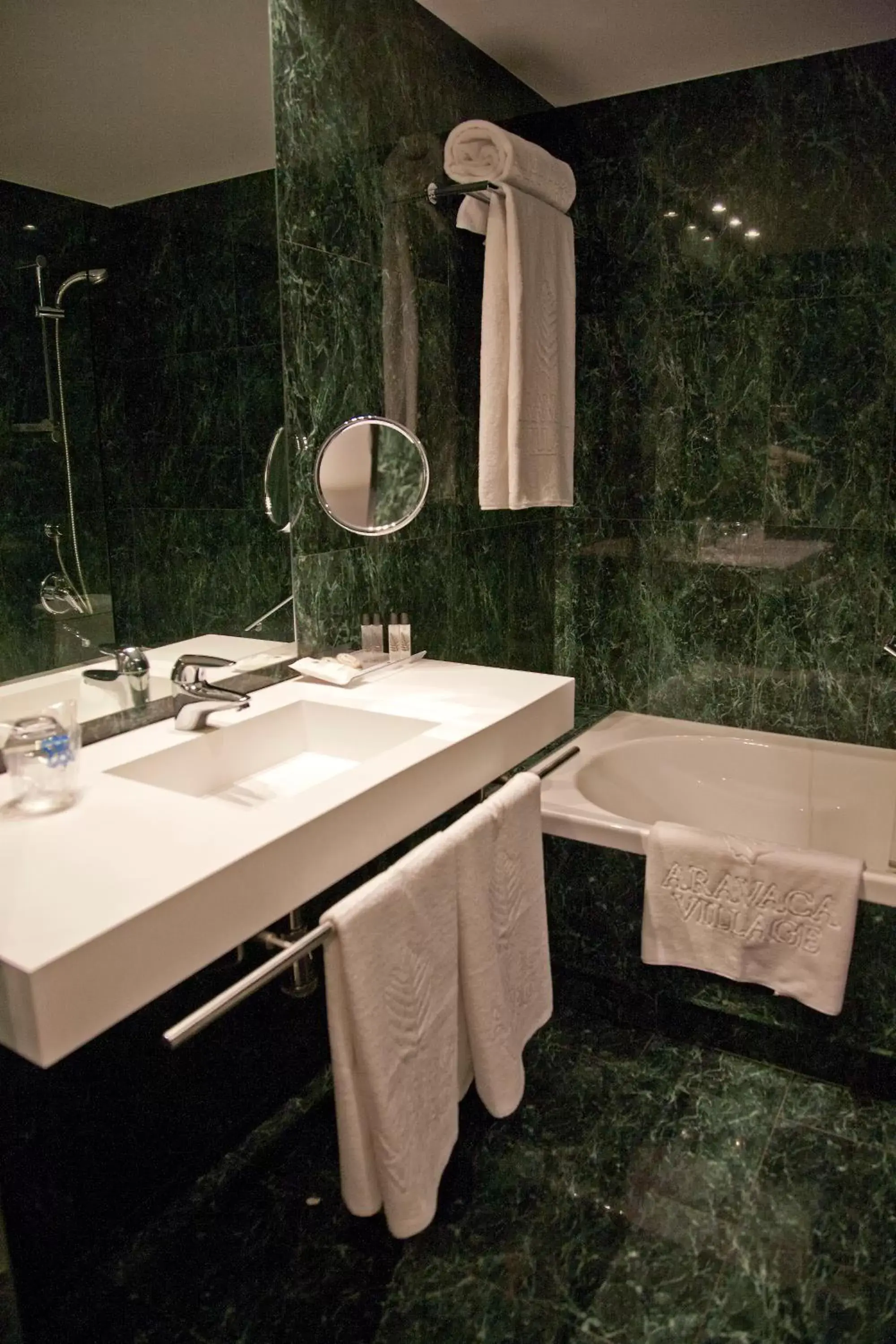 Bathroom in Aravaca Village Hotel