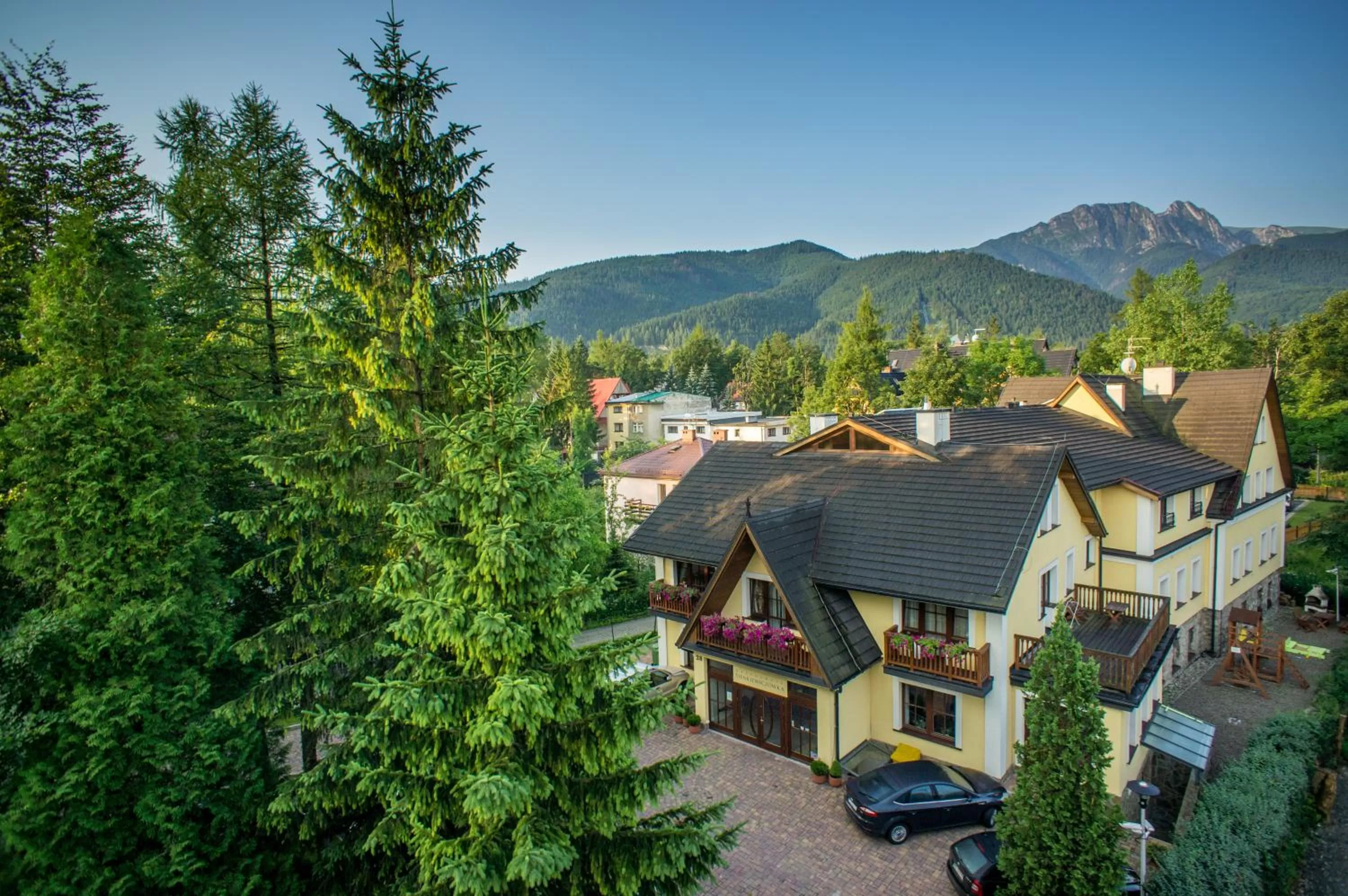 Summer in Rezydencja Sienkiewiczówka