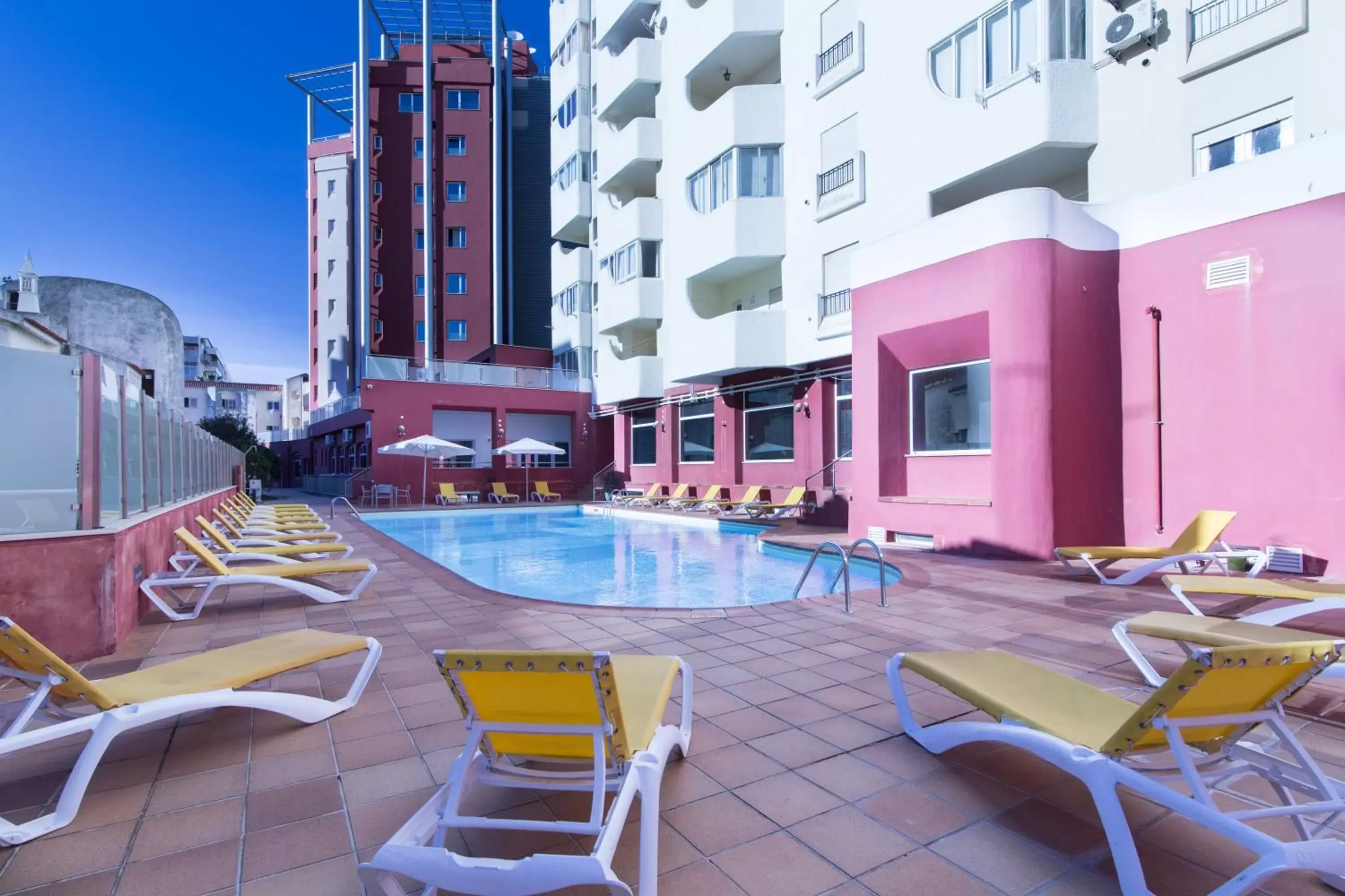 Swimming Pool in Hotel Quarteirasol