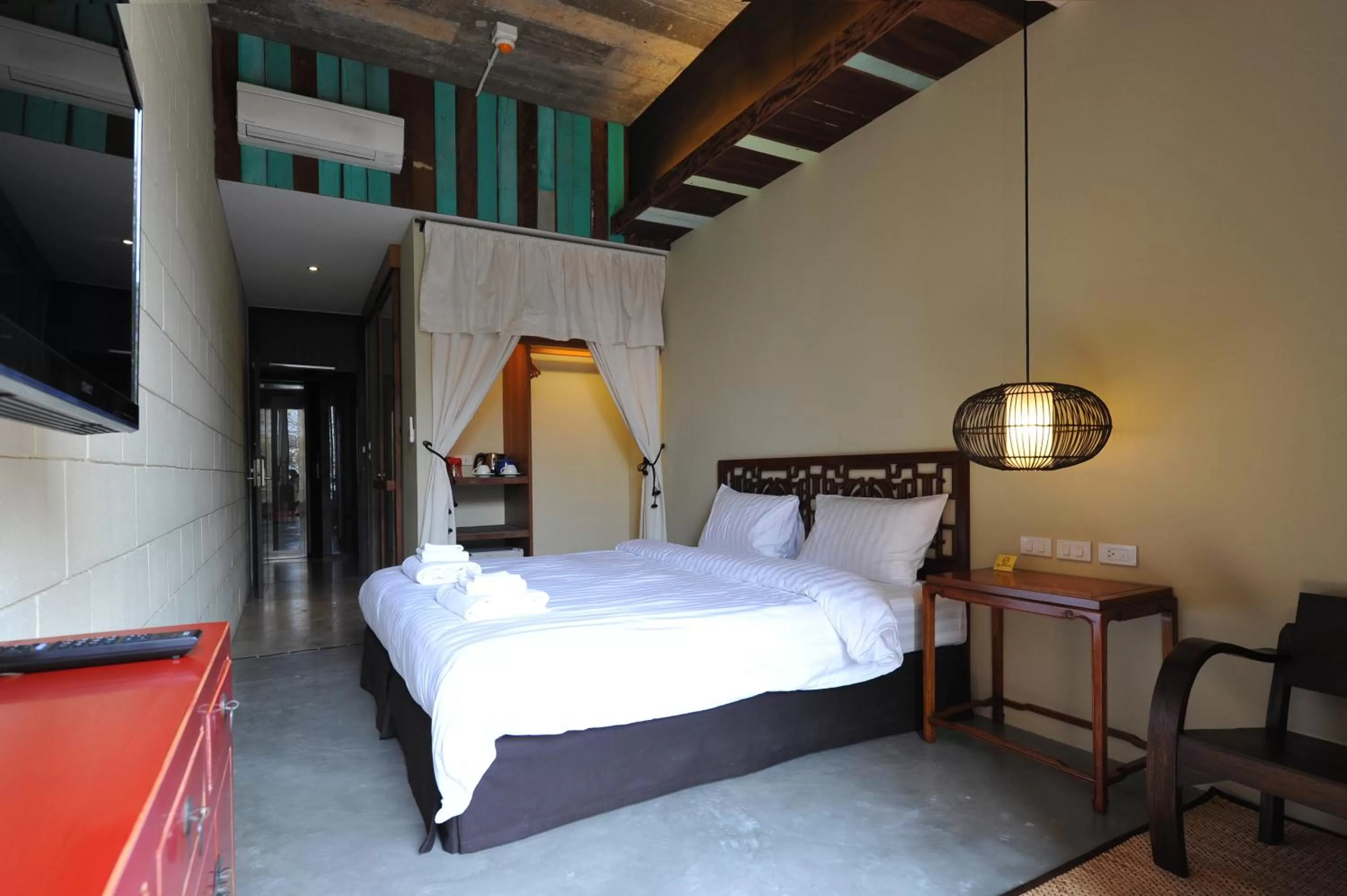 Bed in Villa Bangkok