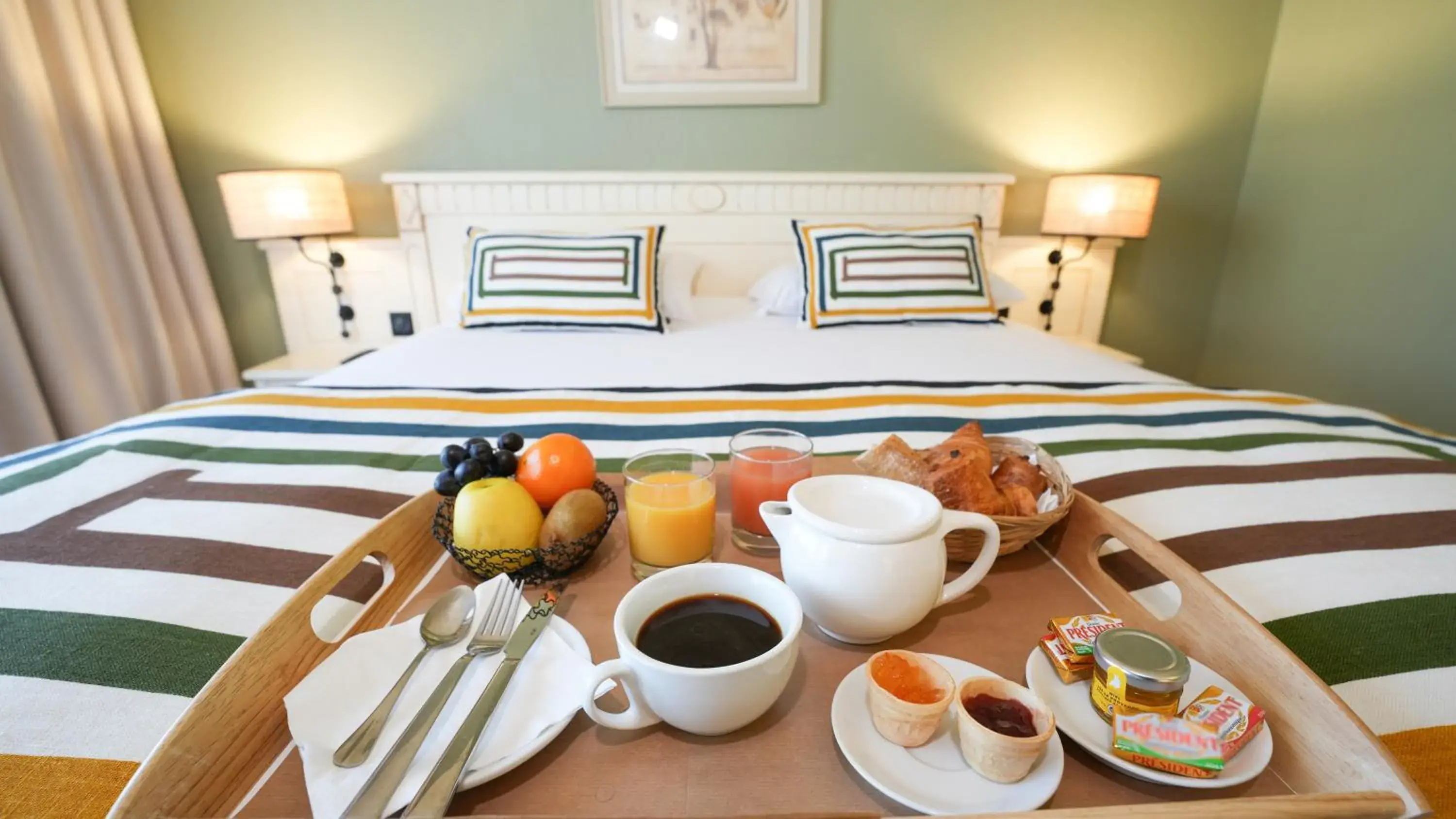 Breakfast, Bed in Hotel Mount Ventùri - Hotel & Bar & Restaurant