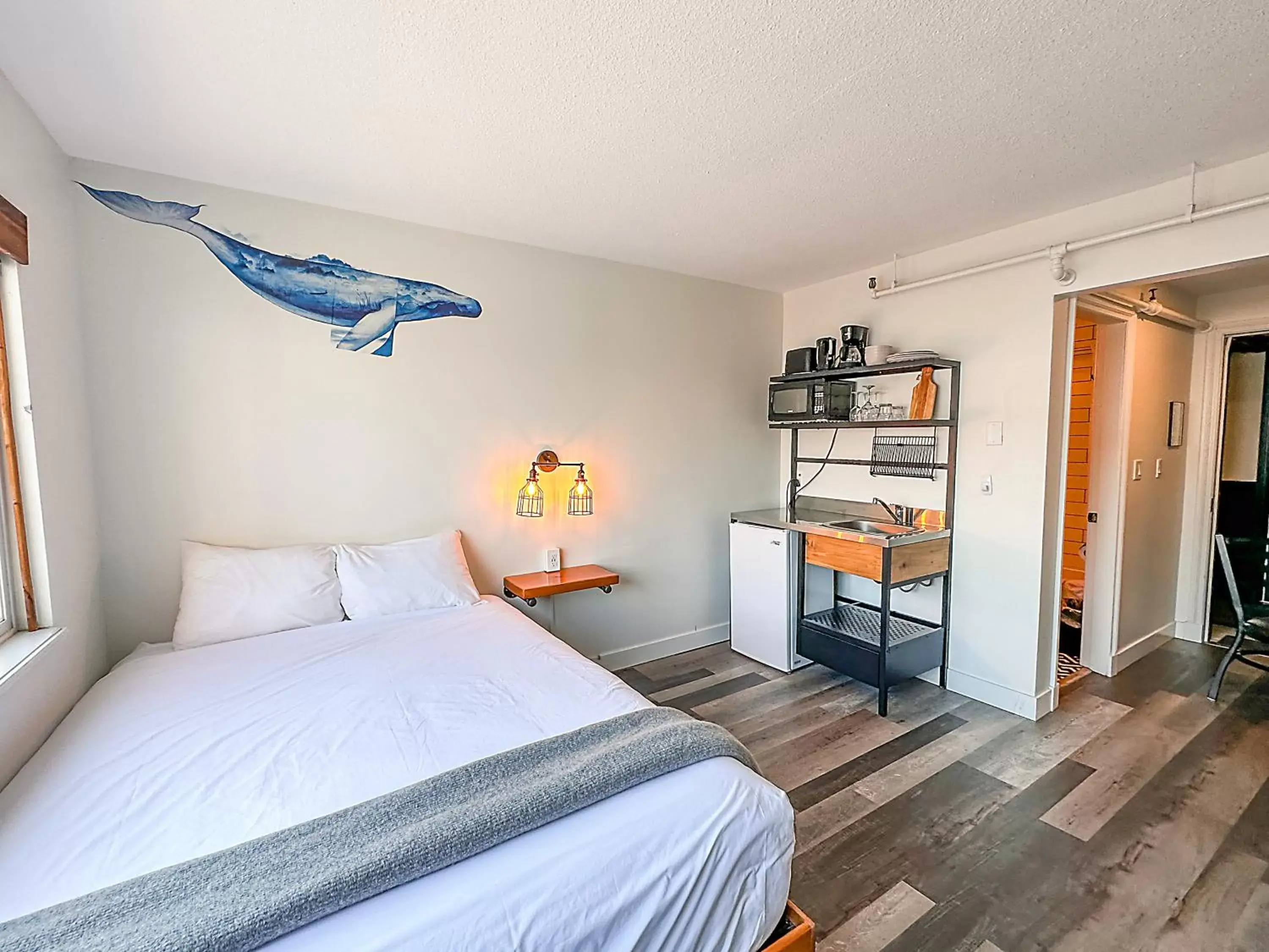 Standard Room, 1 Queen and Kitchenette (Above LOUD Pub) in Crash Hotel Squamish Standard Room, 1 Queen and Kitchenette (Above LOUD Pub) in Crash Hotel Squamish