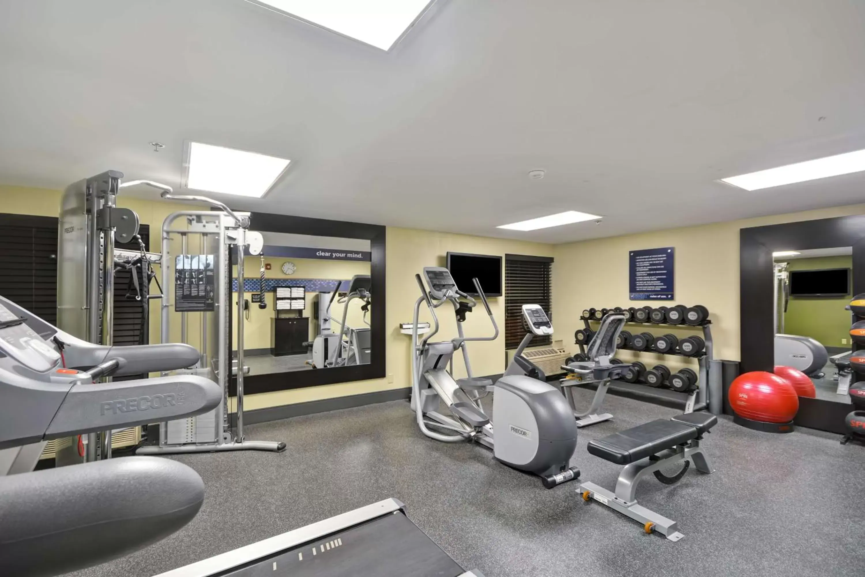 Fitness centre/facilities, Fitness Center/Facilities in Hampton Inn Detroit Northville