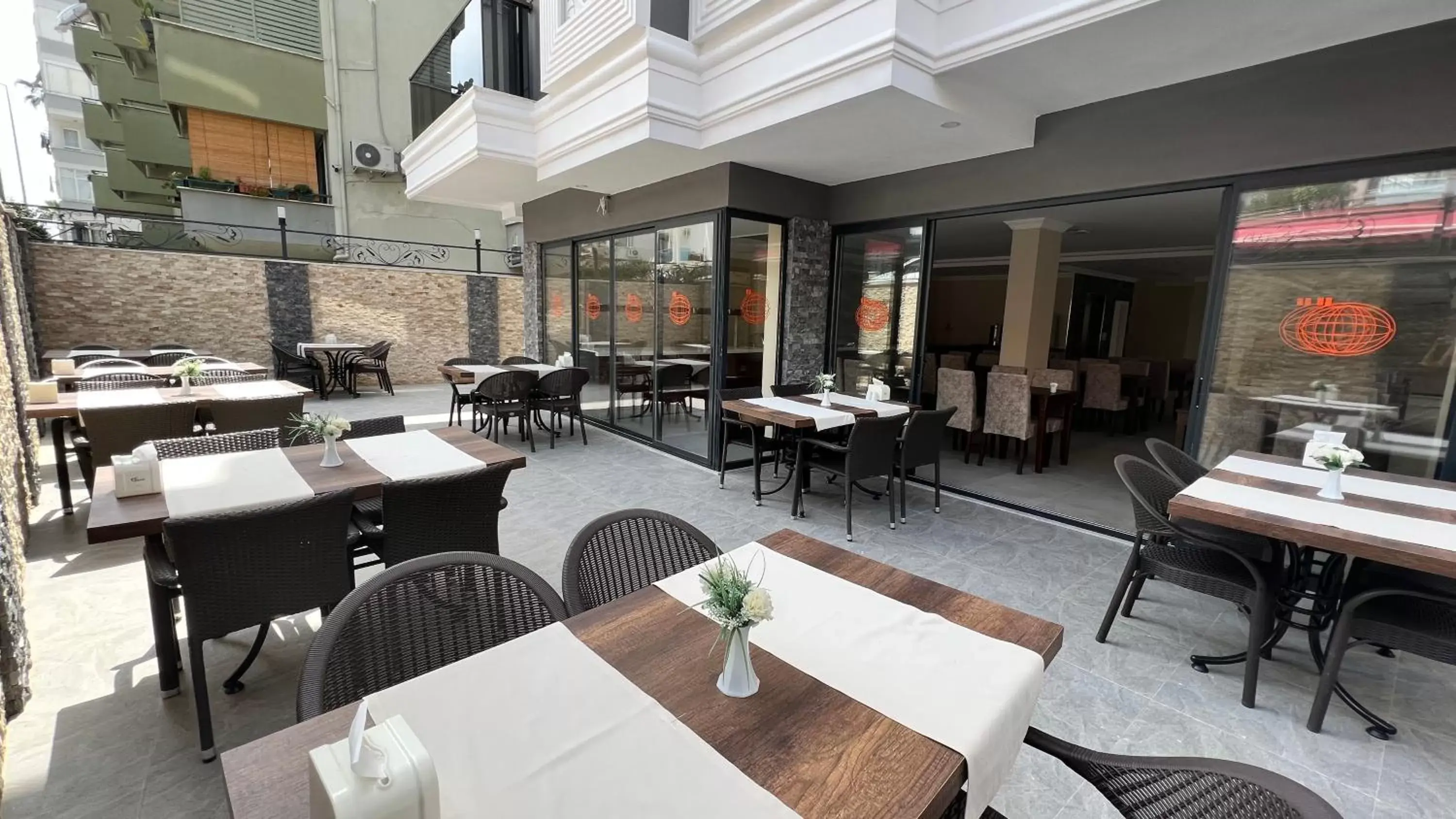 Restaurant/Places to Eat in Ozcan Hotel