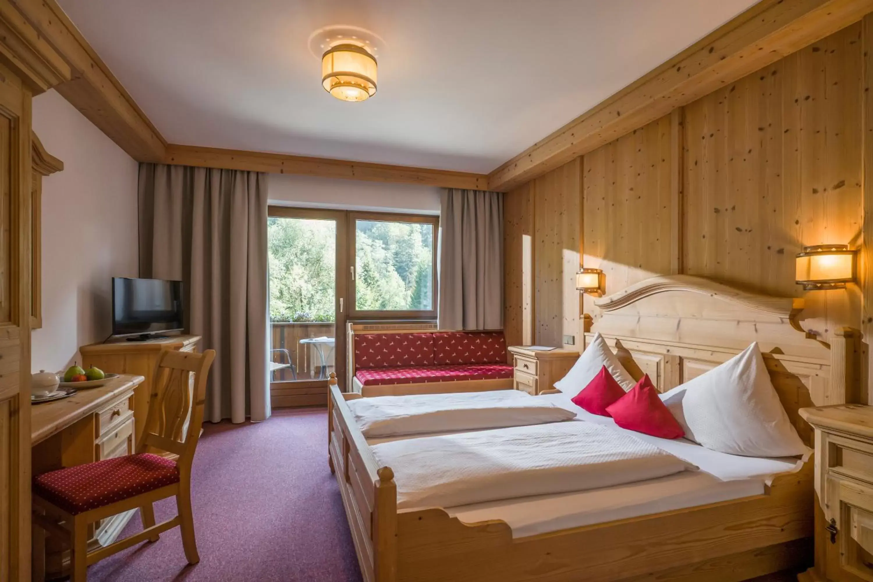 Double Room with Balcony in Hotel Haflingerhof Double Room with Balcony in Hotel Haflingerhof