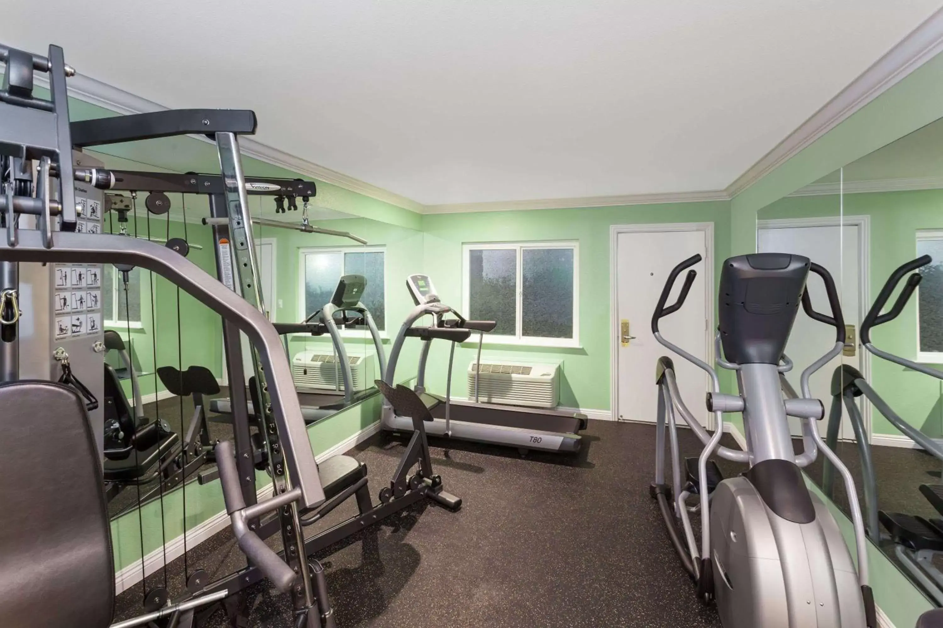 Fitness centre/facilities, Fitness Center/Facilities in Travelodge by Wyndham Orange County Airport/ Costa Mesa
