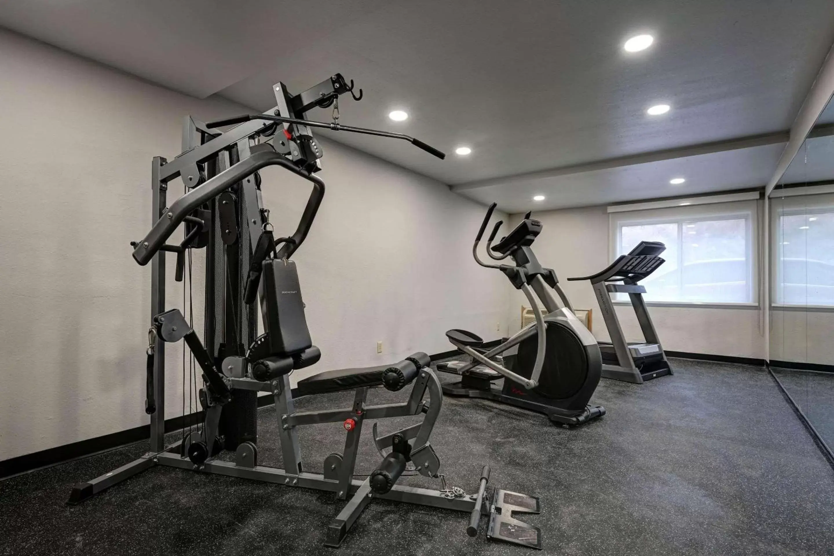 Fitness centre/facilities, Fitness Center/Facilities in Country Inn & Suites by Radisson, Pierre, SD