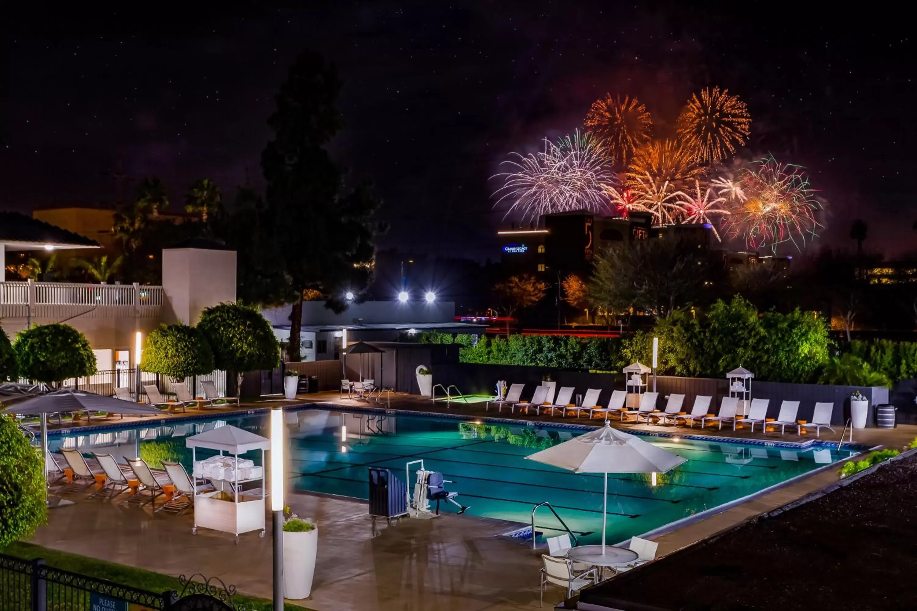 Swimming Pool in Anaheim Hotel