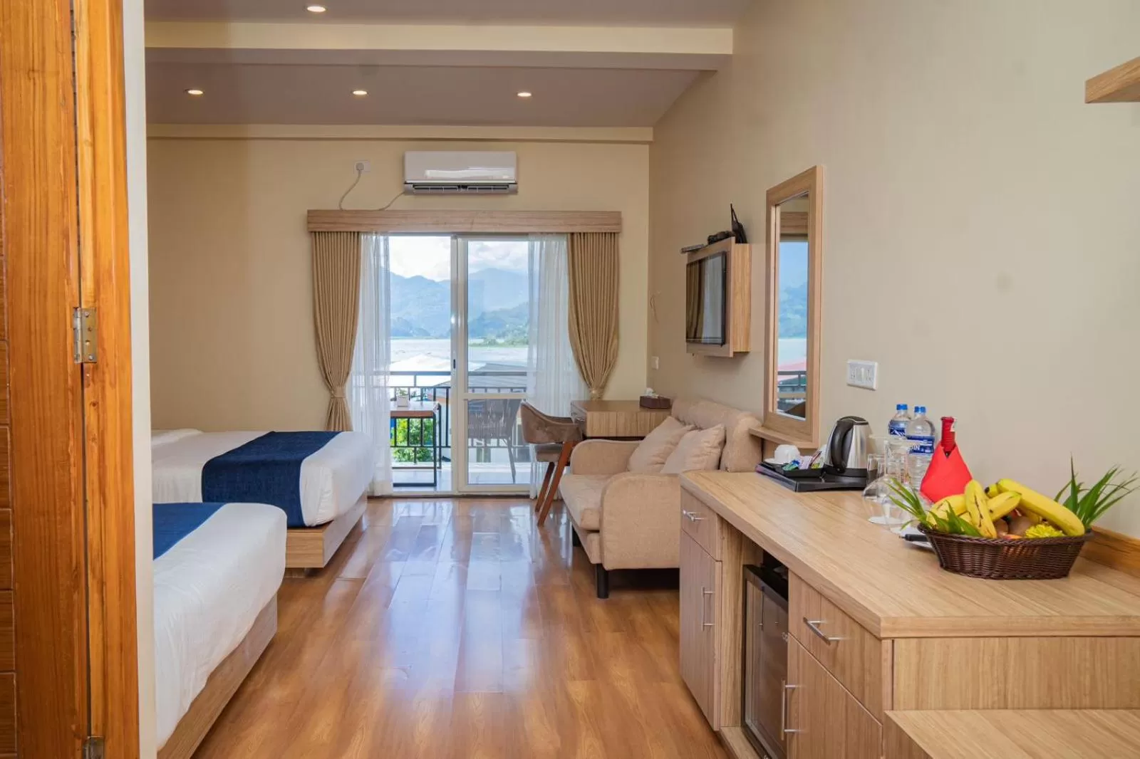 Bed in Majestic Lake Front Hotel & Suites