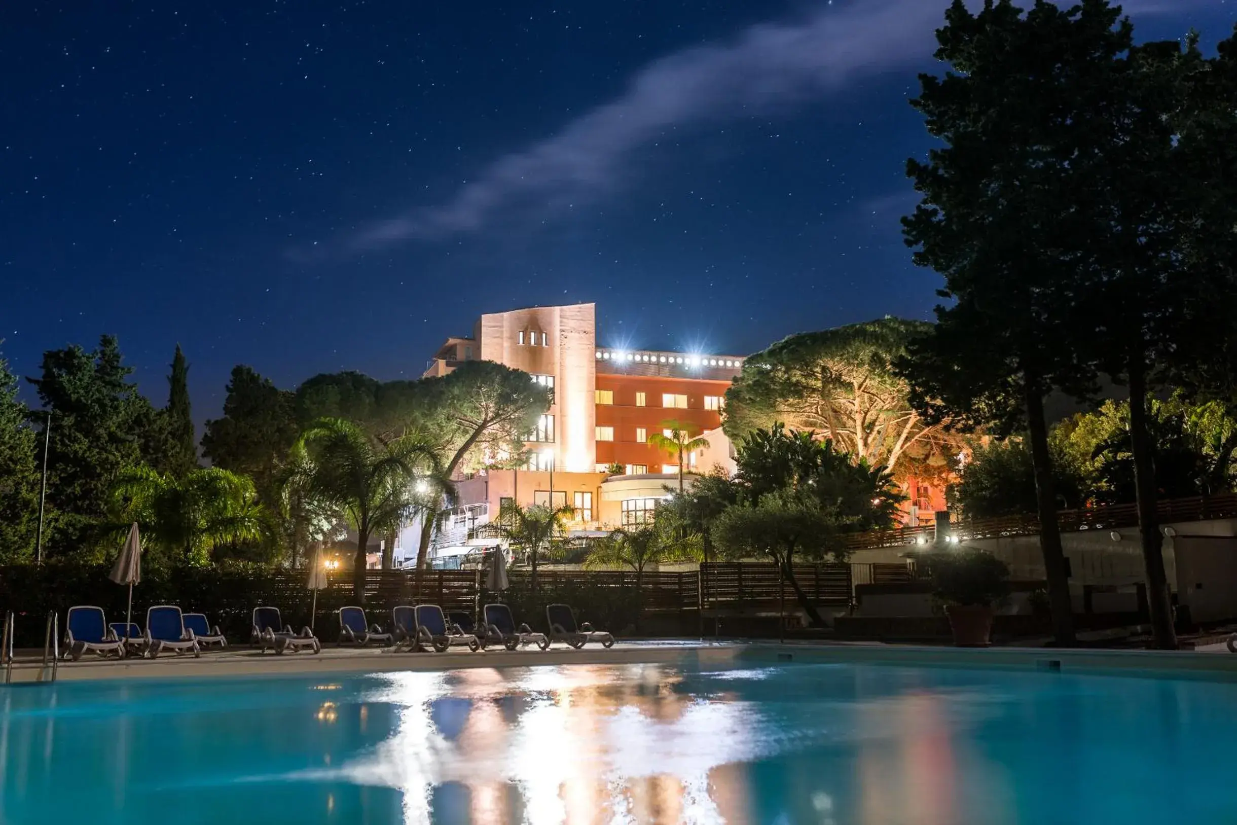 Facade/entrance, Property Building in Hotel Kalura