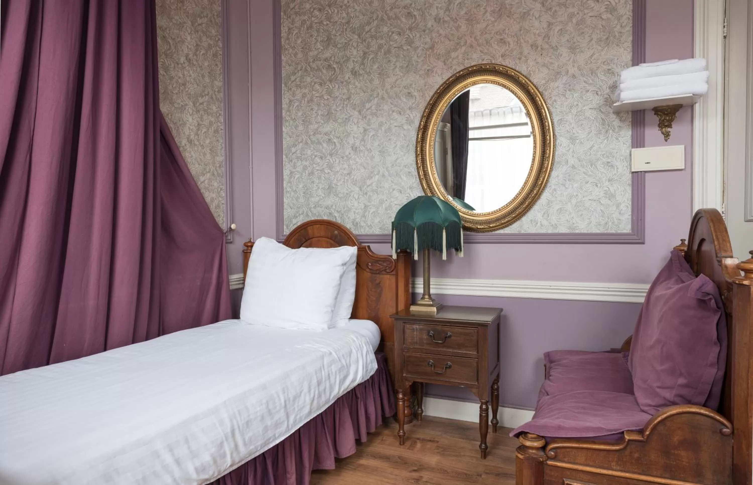 Decorative detail, Bed in Hotel Fidder - Patrick's Whisky Bar