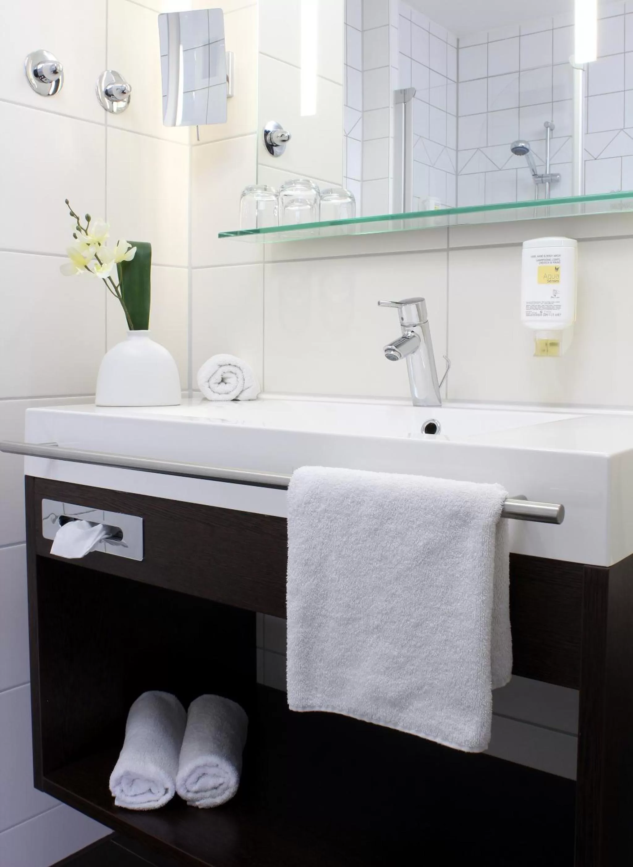 Bathroom in AMBER ECONTEL