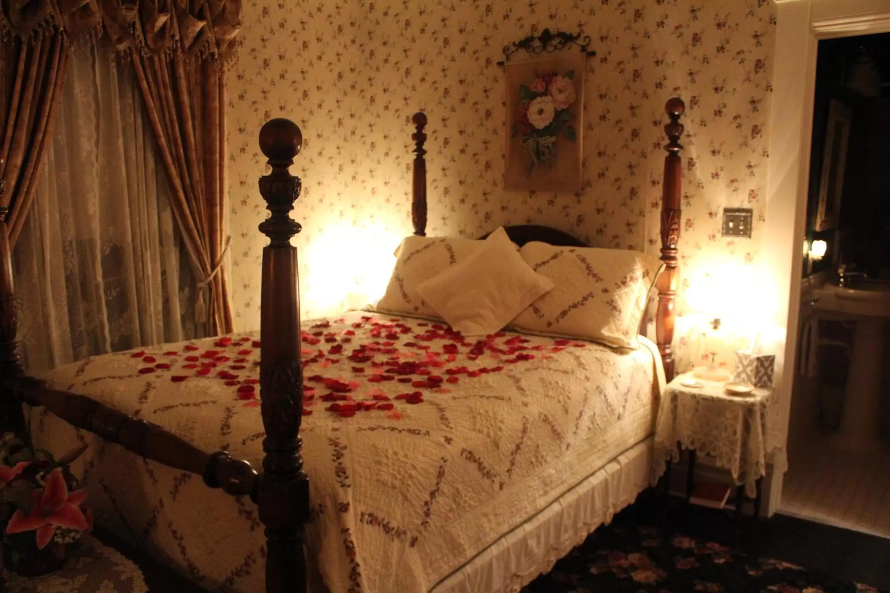 Bed in Rose Heart Inn