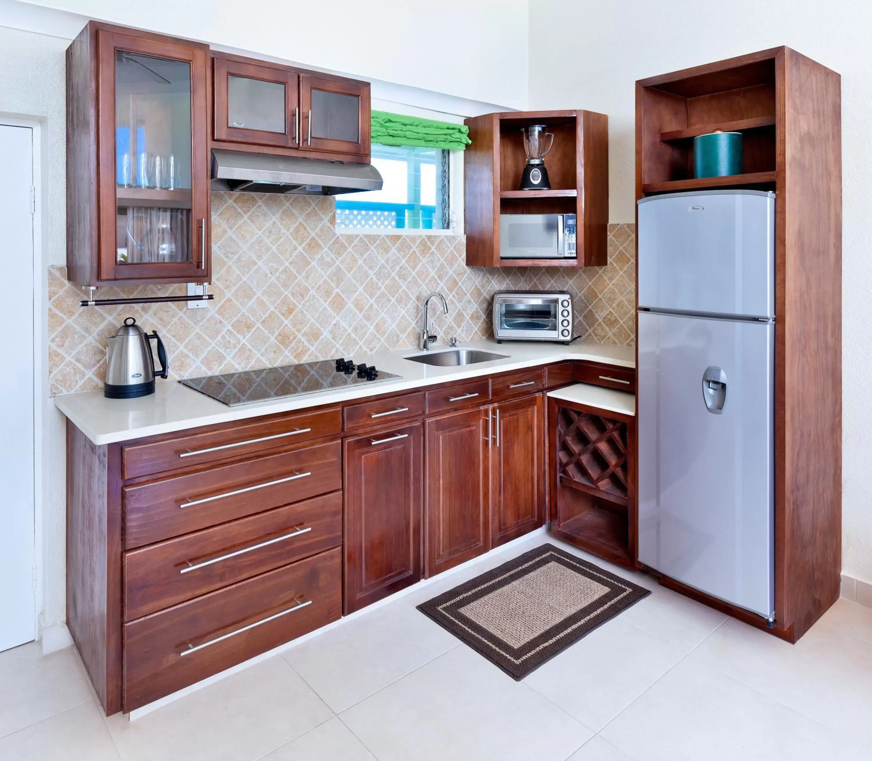 Kitchen or kitchenette, Kitchen/Kitchenette in Blue Horizon Hotel