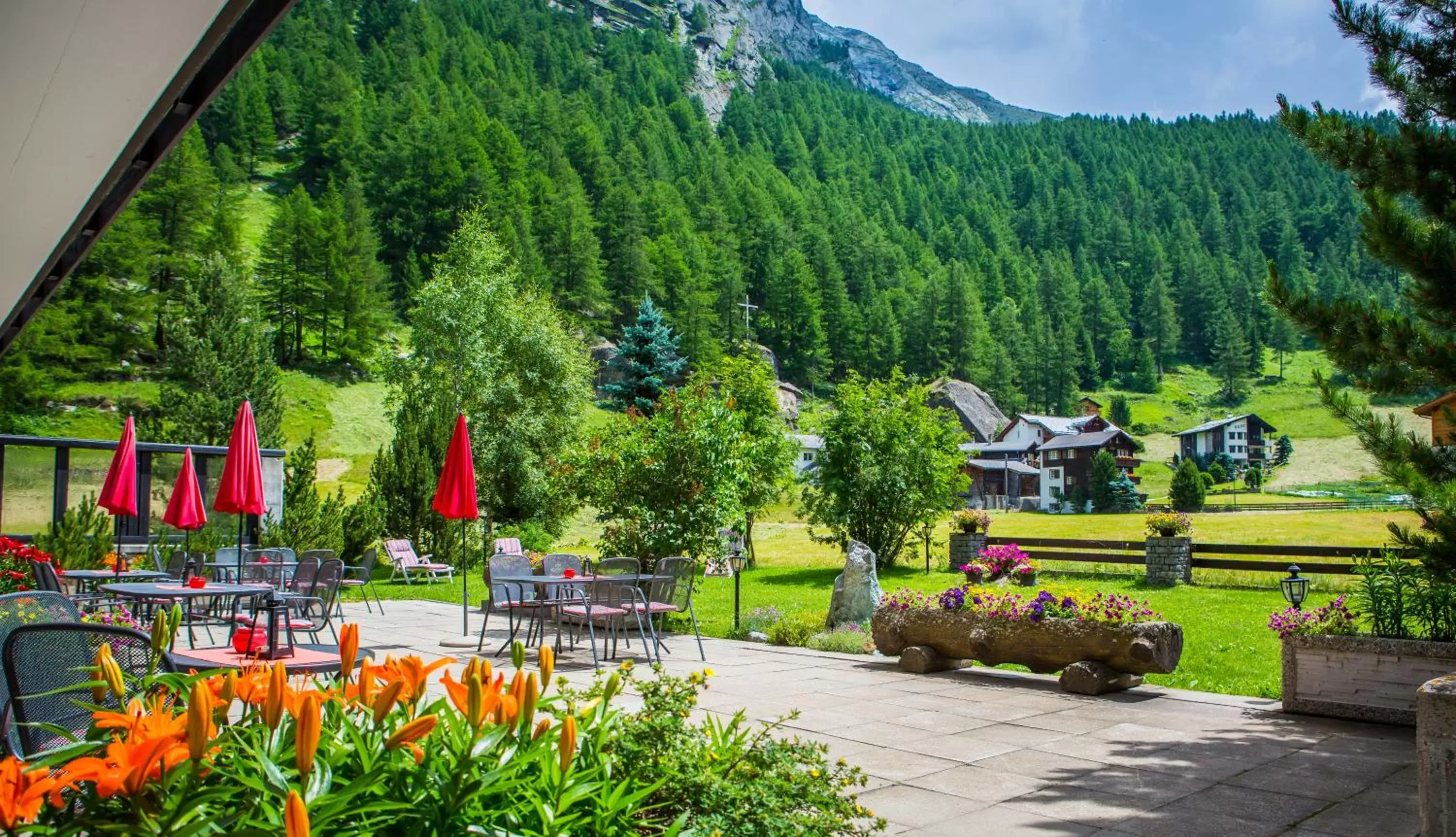 Garden in Hotel Alpenhof