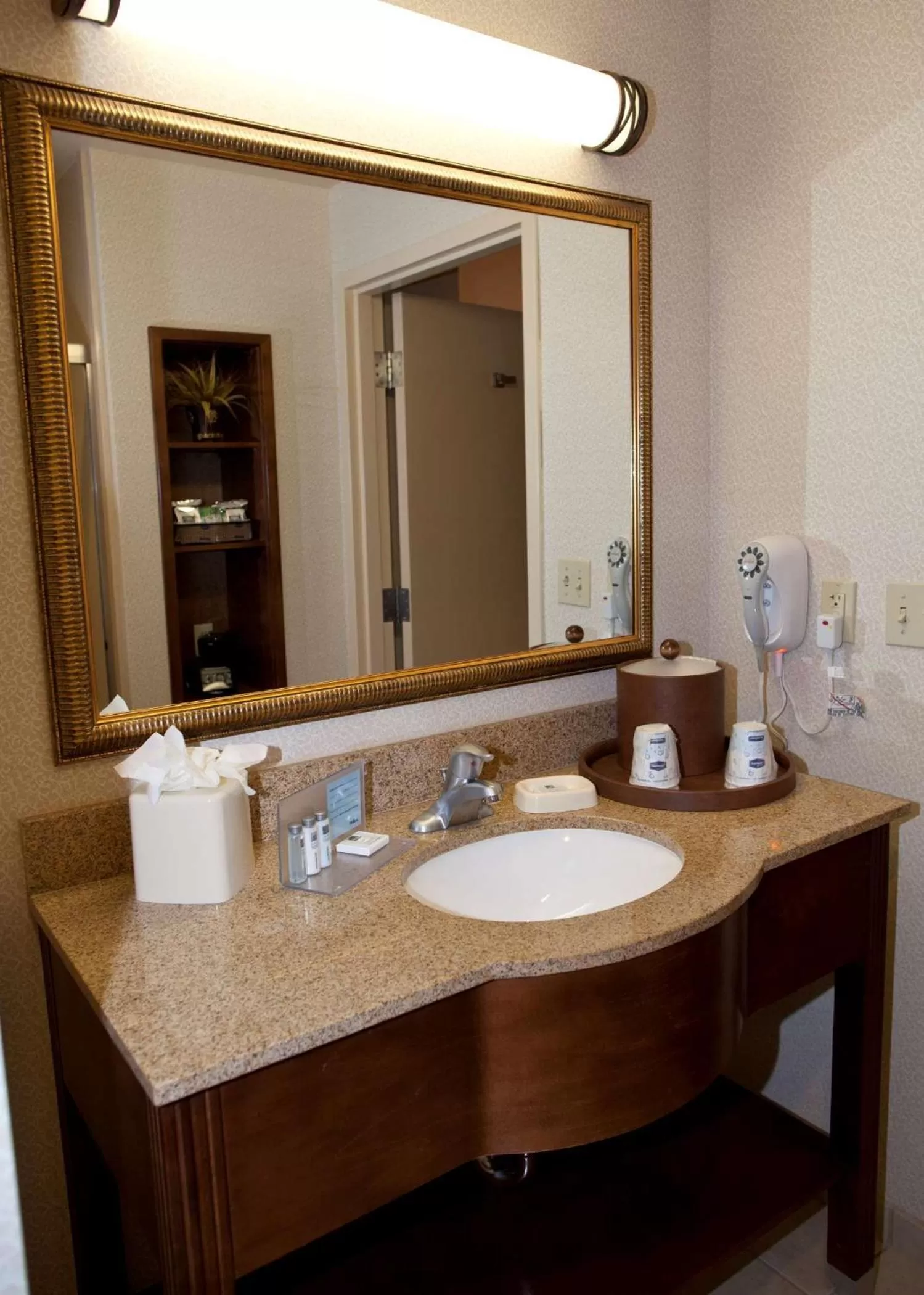 Bathroom in Hampton Inn & Suites Pittsburg